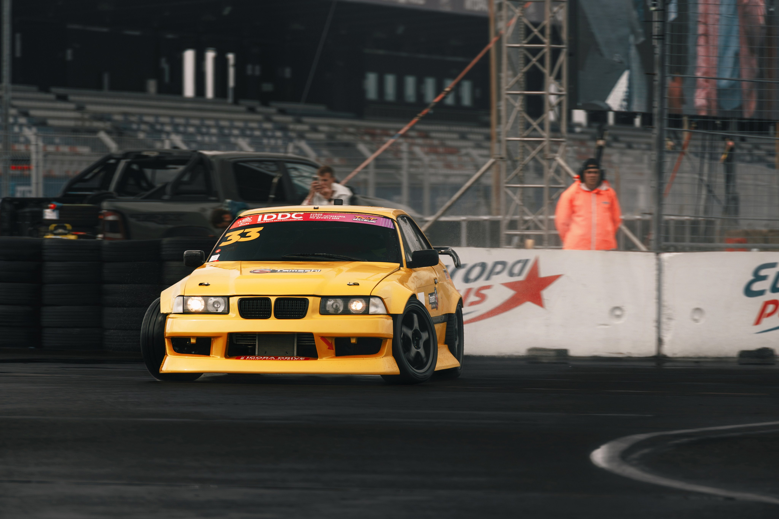 IDDC Этап 2: Бетонный Колизей и блогеры в деле