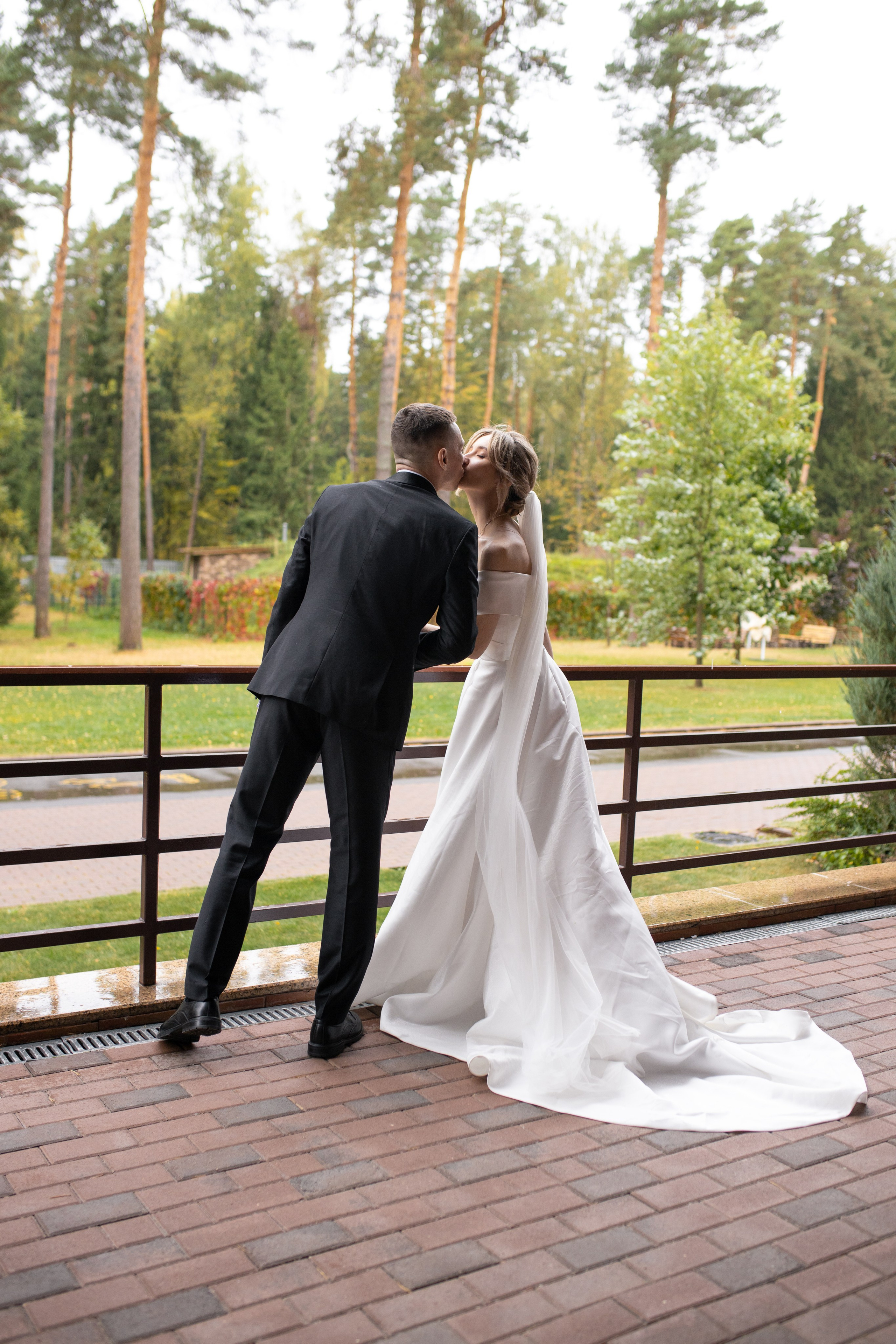 Свадебная фотосессия в отеле Ареал. Фотограф в Железнодорожном и Балашихе