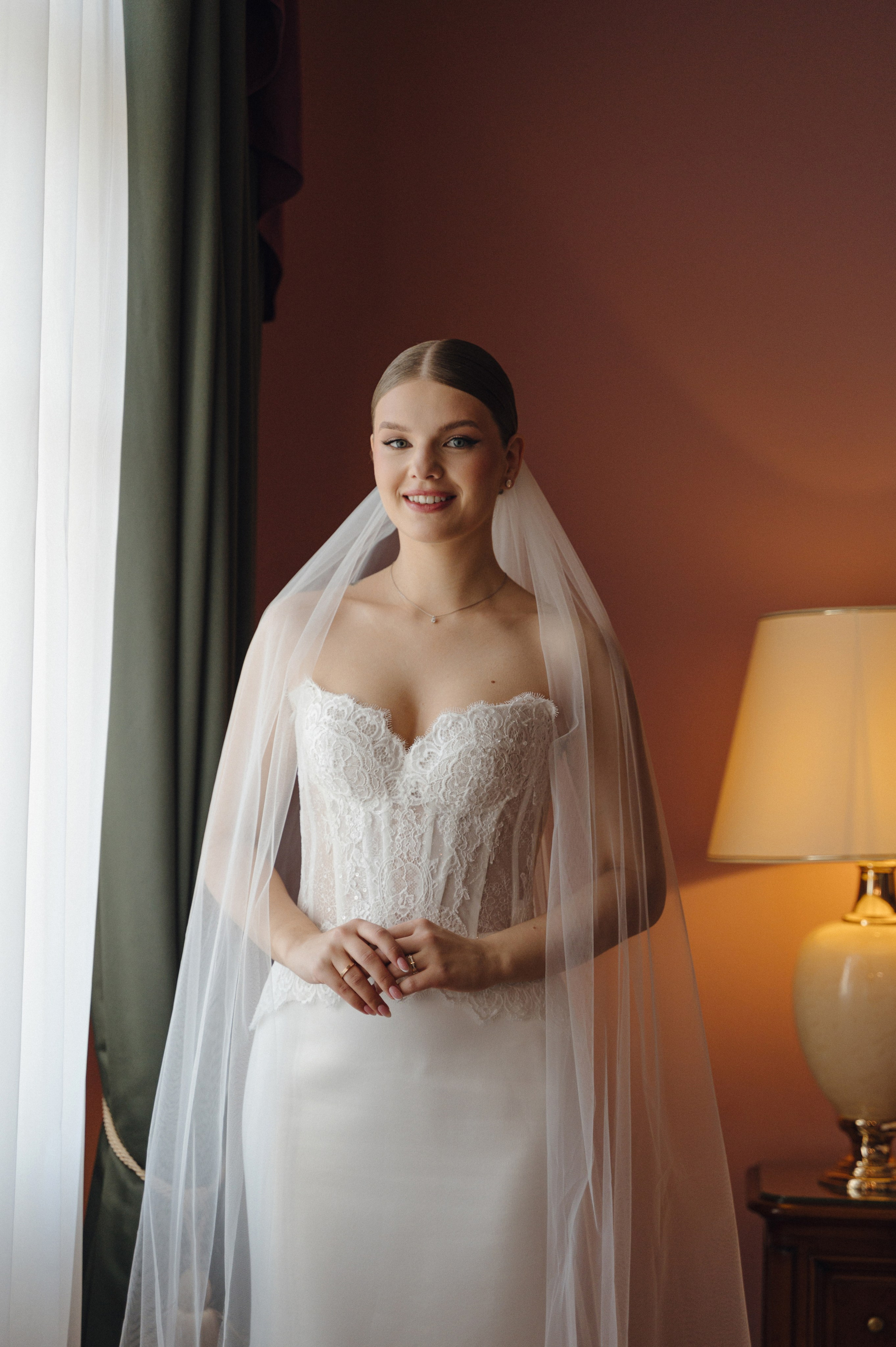 Дмитрий и Луиза. Гостиница Националь и ресторан Белуга. Свадебный фотограф Москва и Санкт-Петербург. Анастасия Чудина