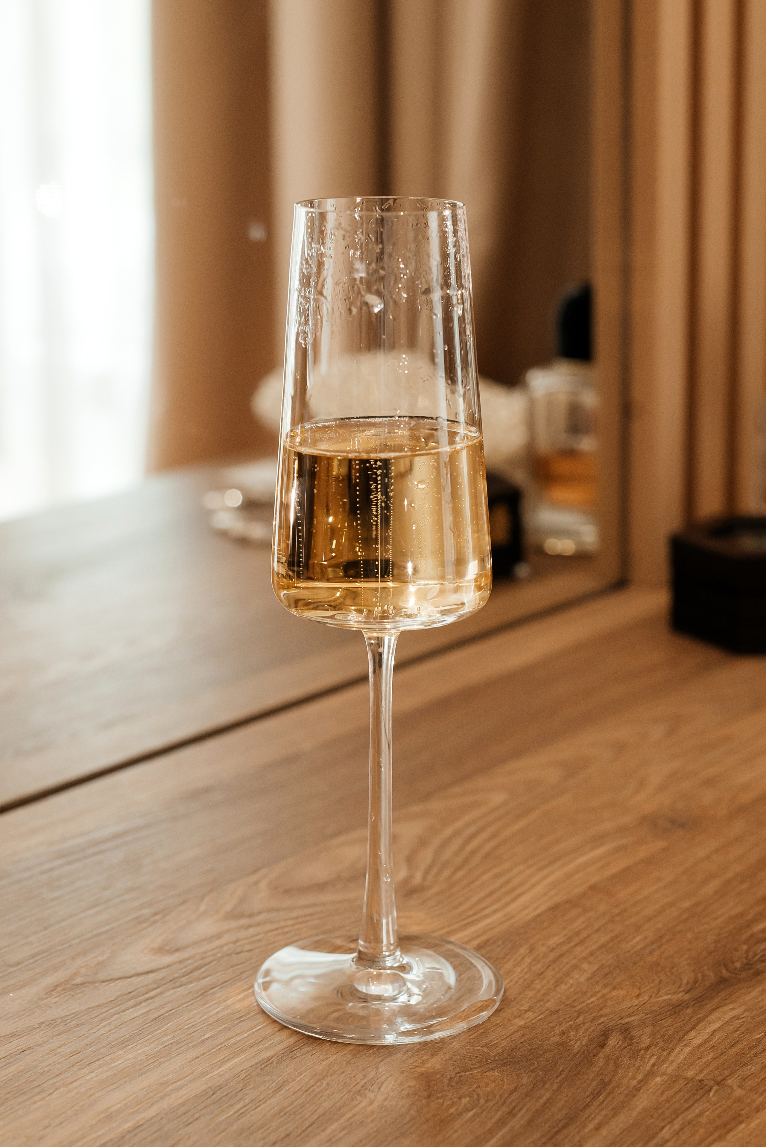 Полный летний свадебный день, прогулка на природе и в городе. Свадебный фотограф Елена Рякина