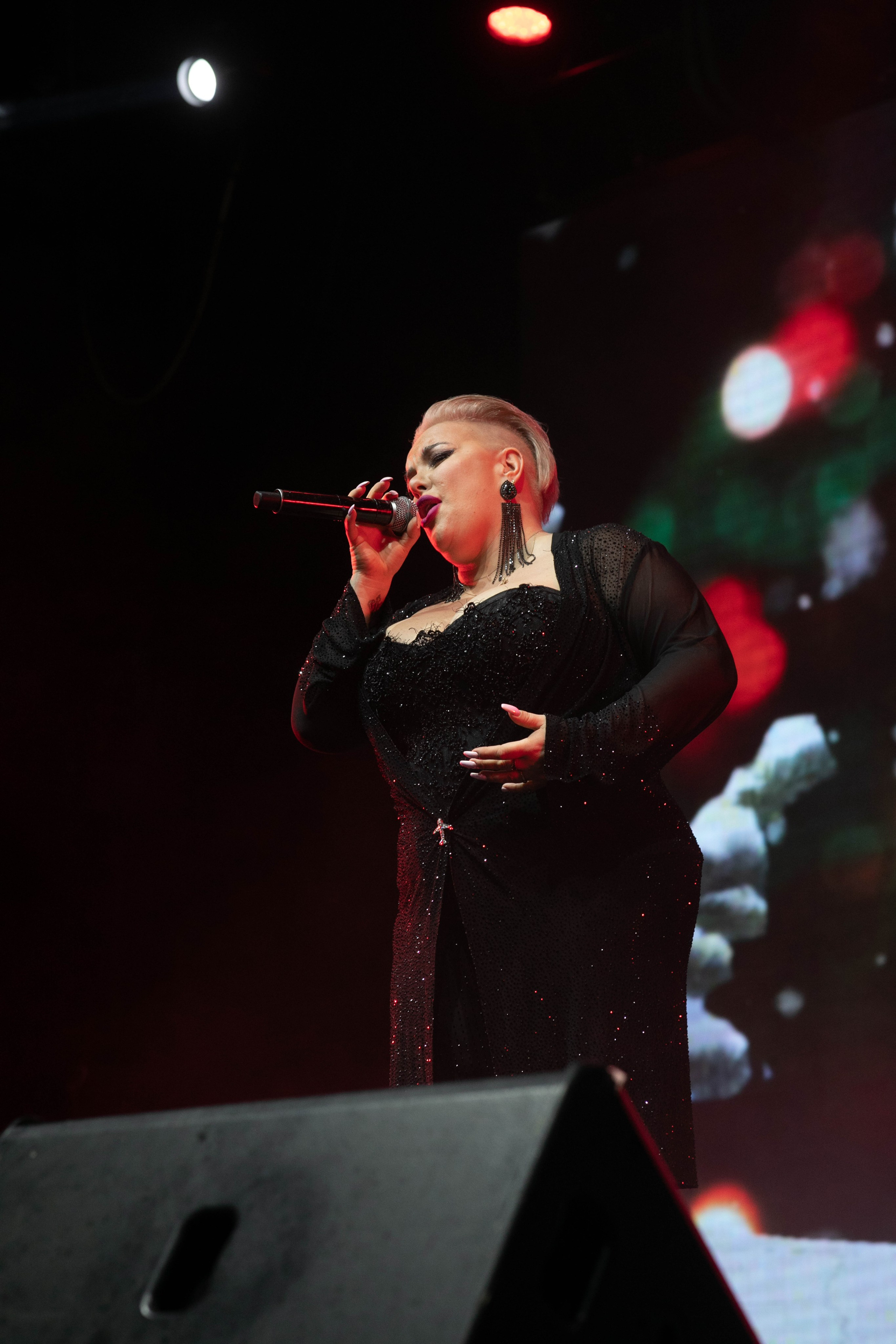 ММTV новый год 2024. Art photographer Nino