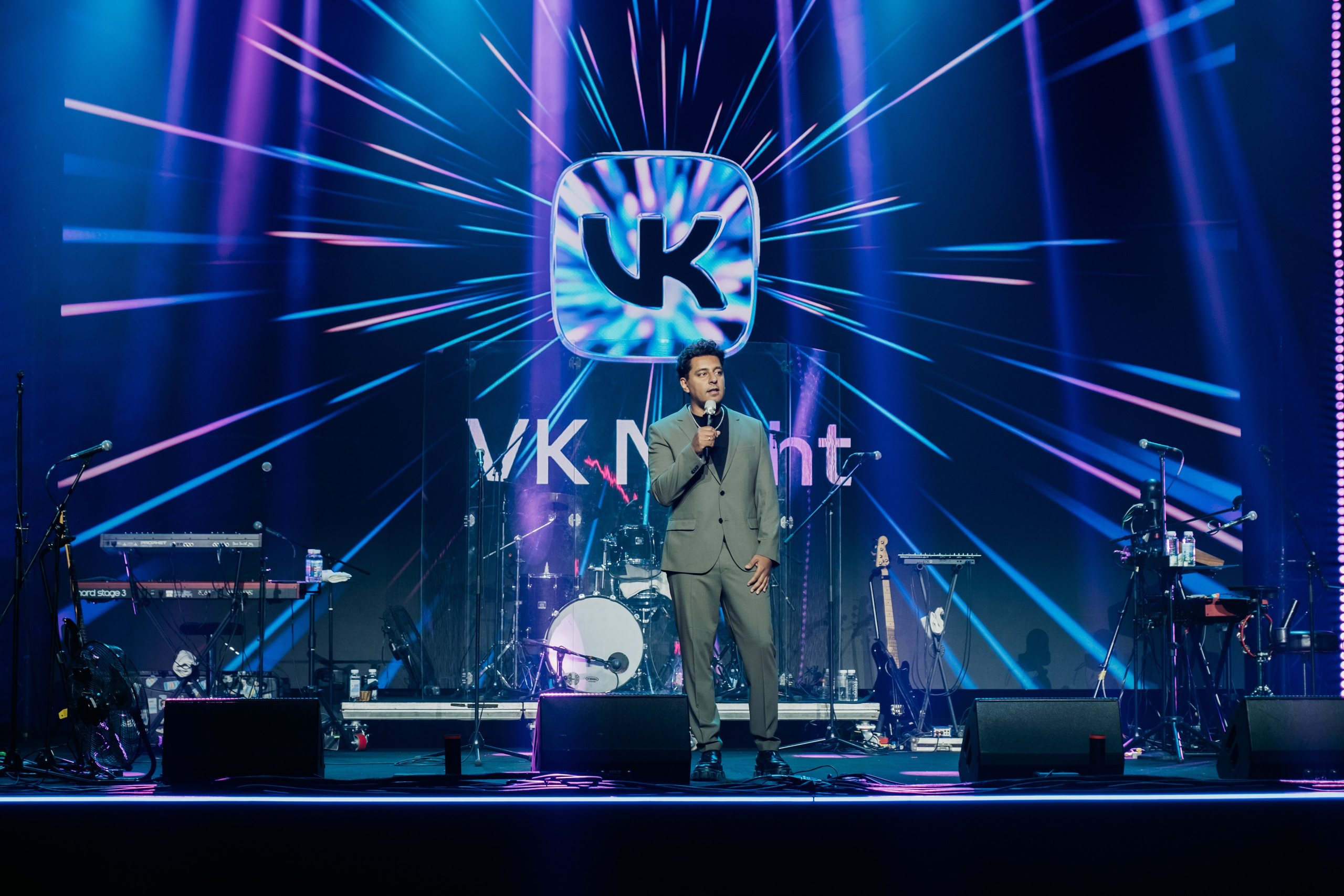 VK NIGHT SPb. Репортажный и портретный фотограф в Москве Илья Спиридонов