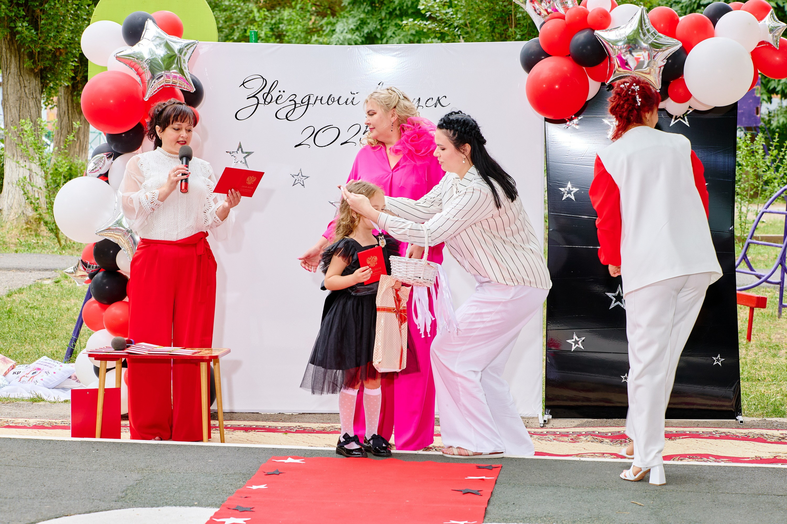 Выпускной 45 сад. Фотограф Выпускные альбомы Таганрог Сергей Коробченко