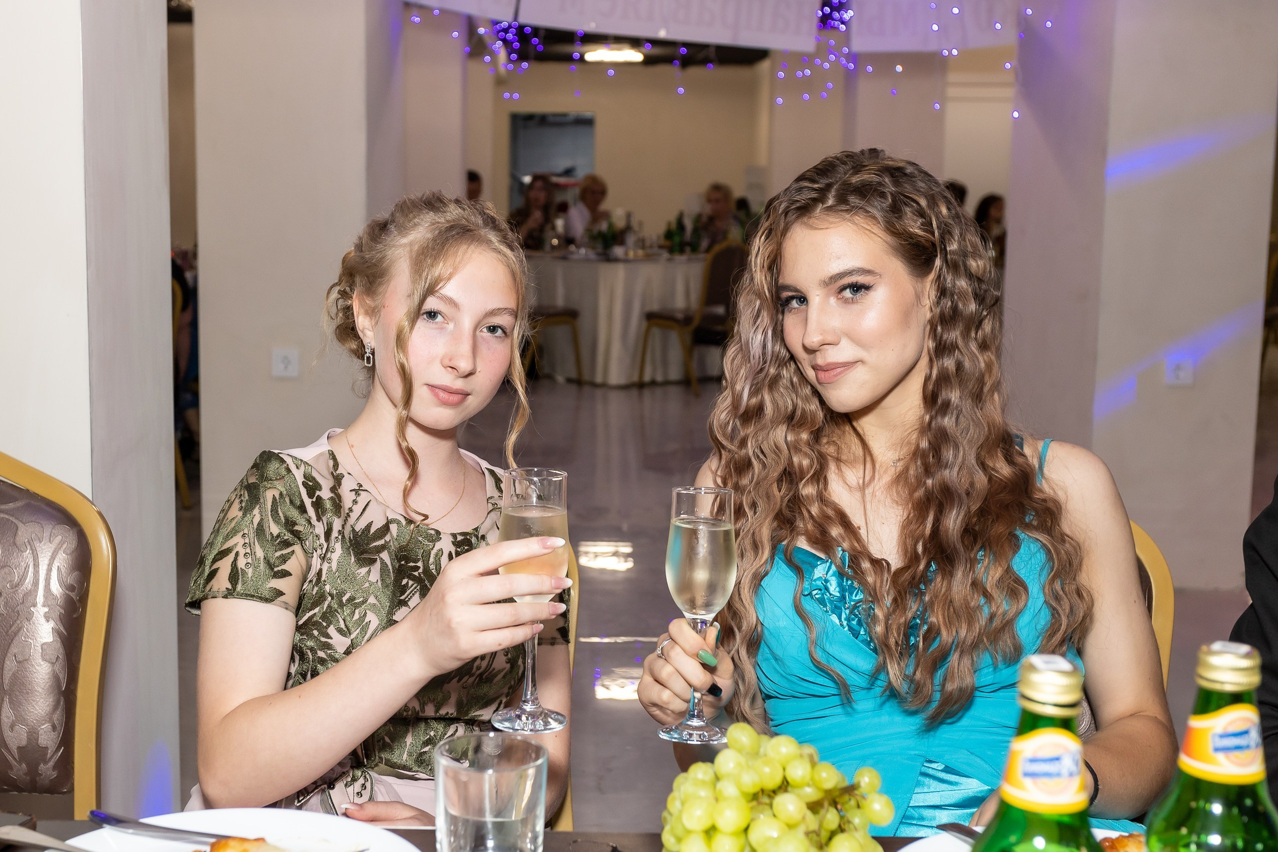 Вручение аттестата и выпускной вечер. Выпускные альбомы Майкоп, Краснодар Елена Золотарева