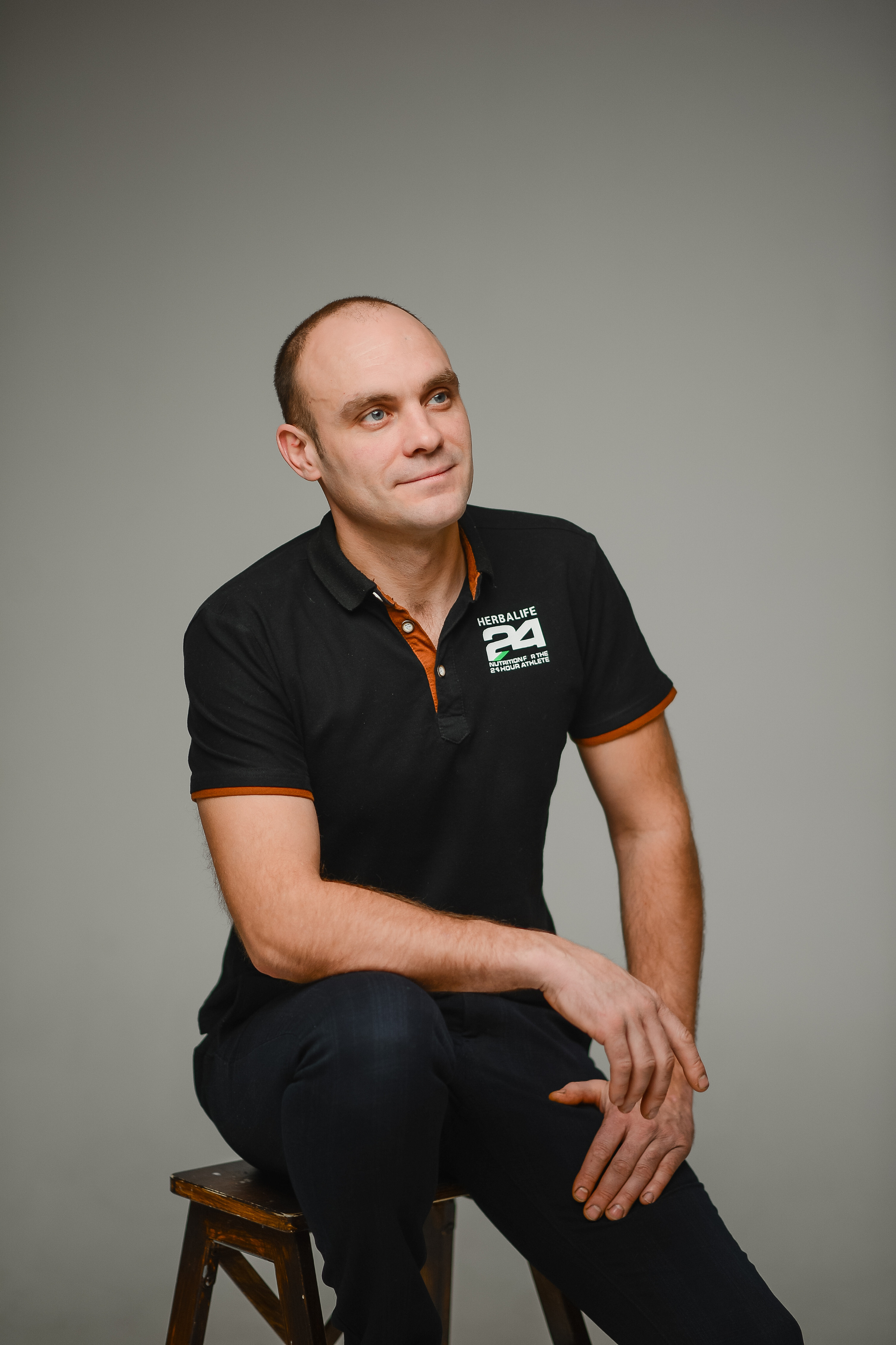 Дружный коллектив в студии. Thephoto-russia.ru