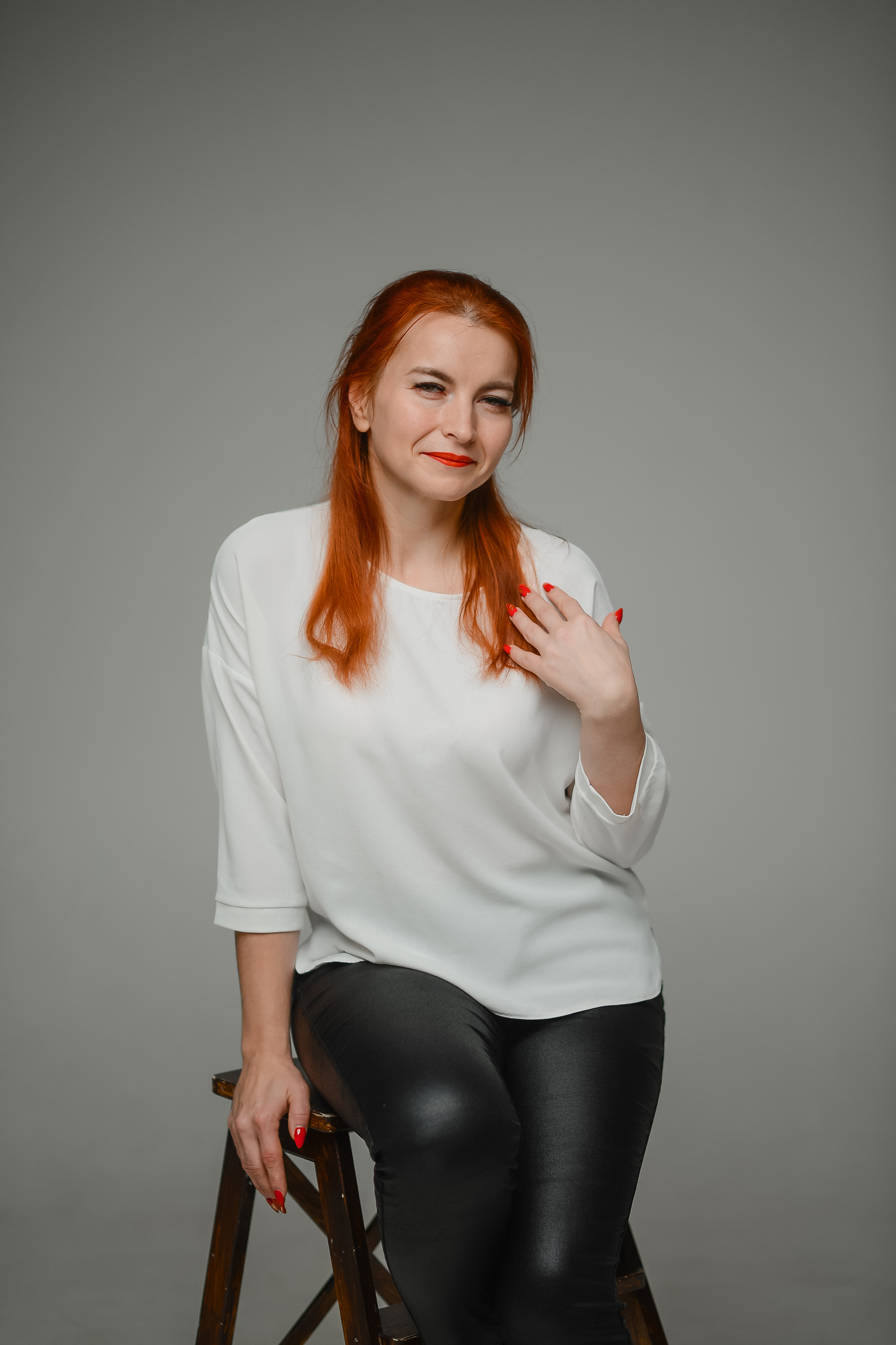 Дружный коллектив в студии. Thephoto-russia.ru