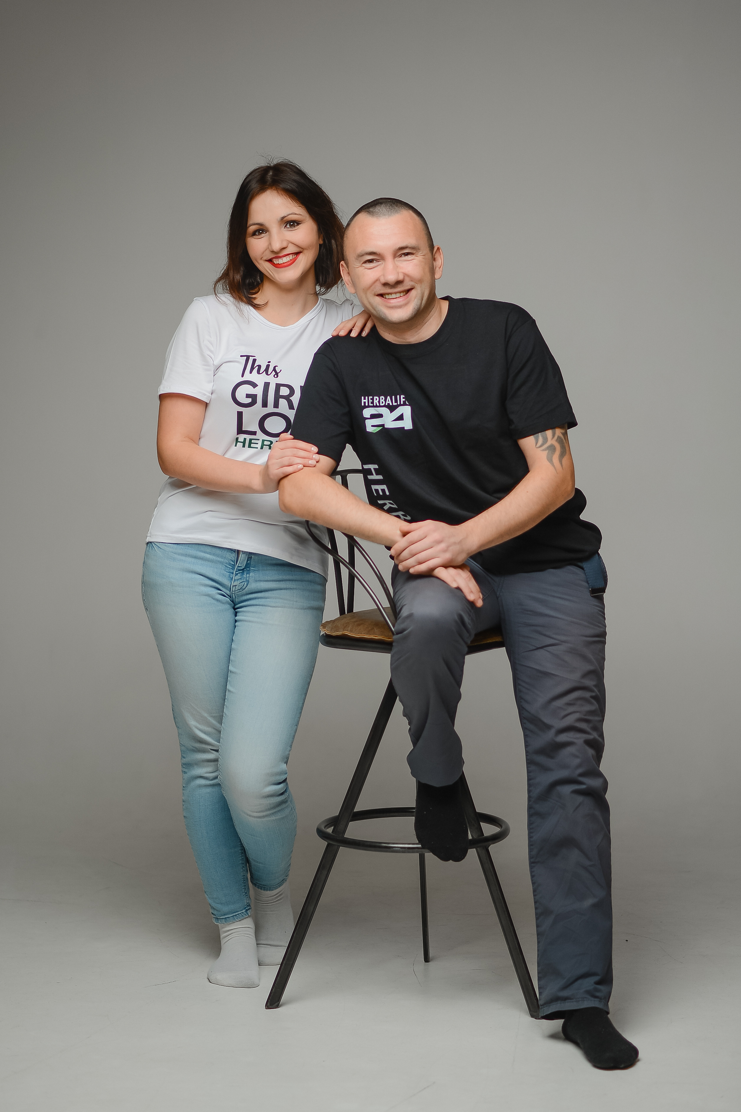 Дружный коллектив в студии. Thephoto-russia.ru