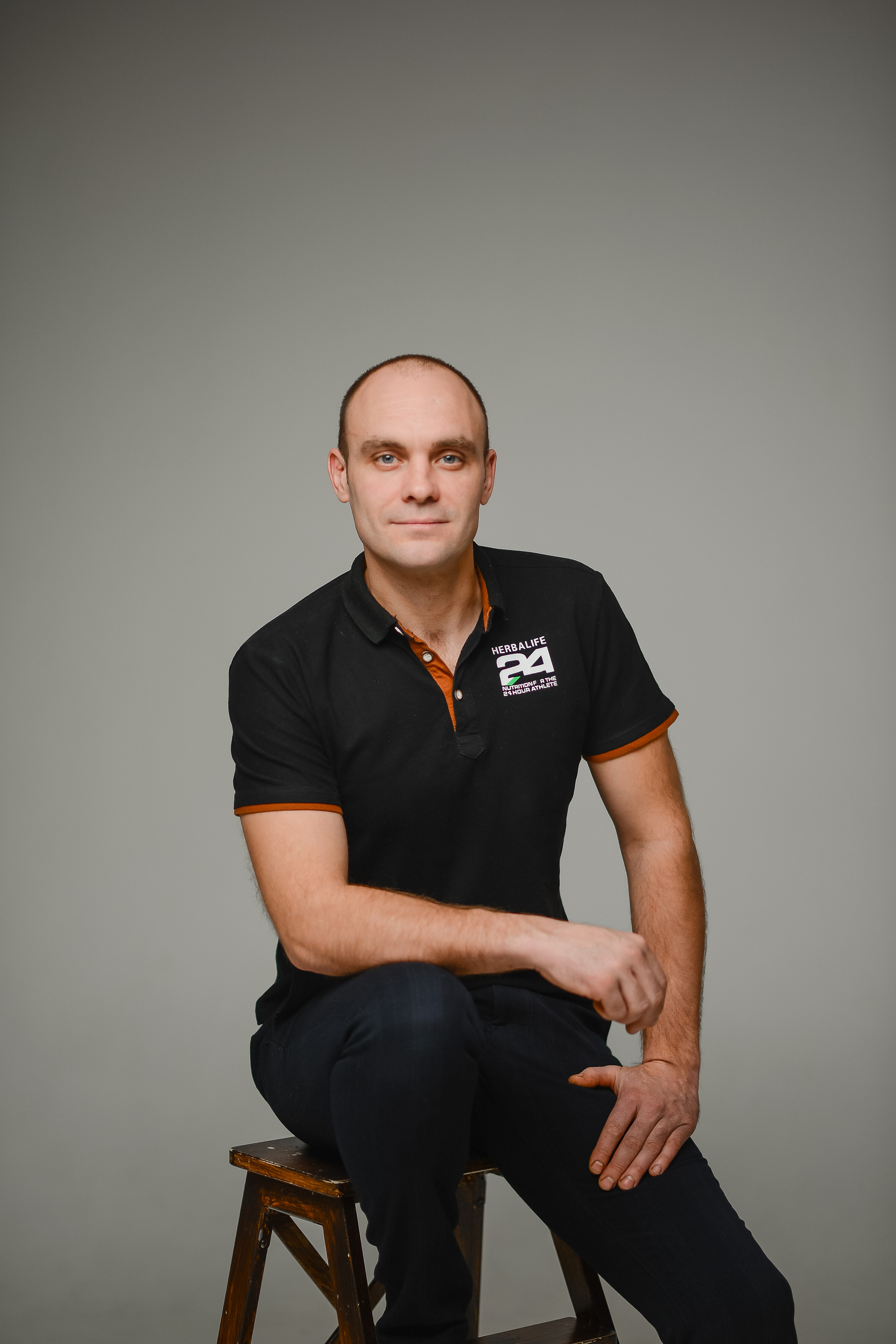 Дружный коллектив в студии. Thephoto-russia.ru