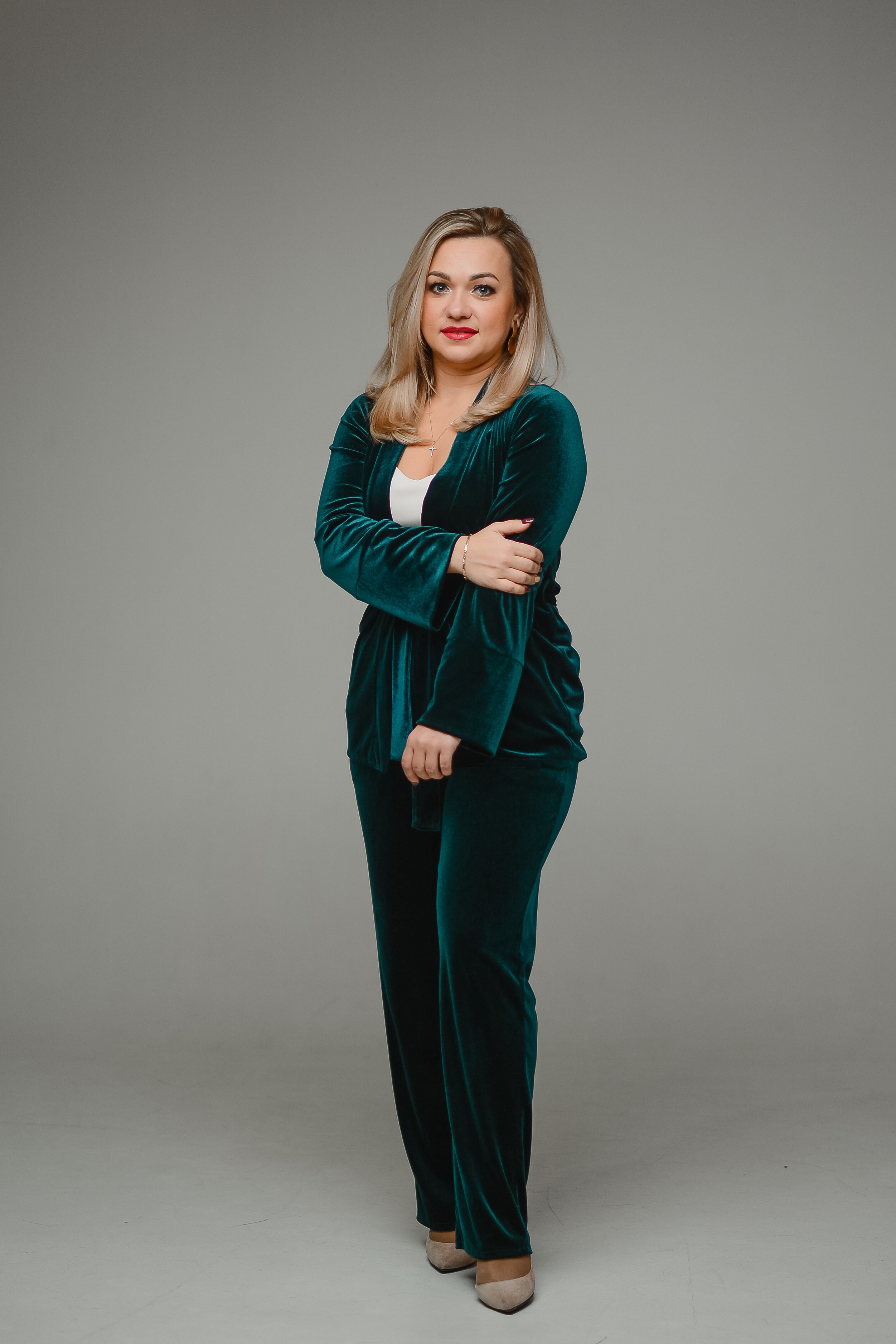 Дружный коллектив в студии. Thephoto-russia.ru