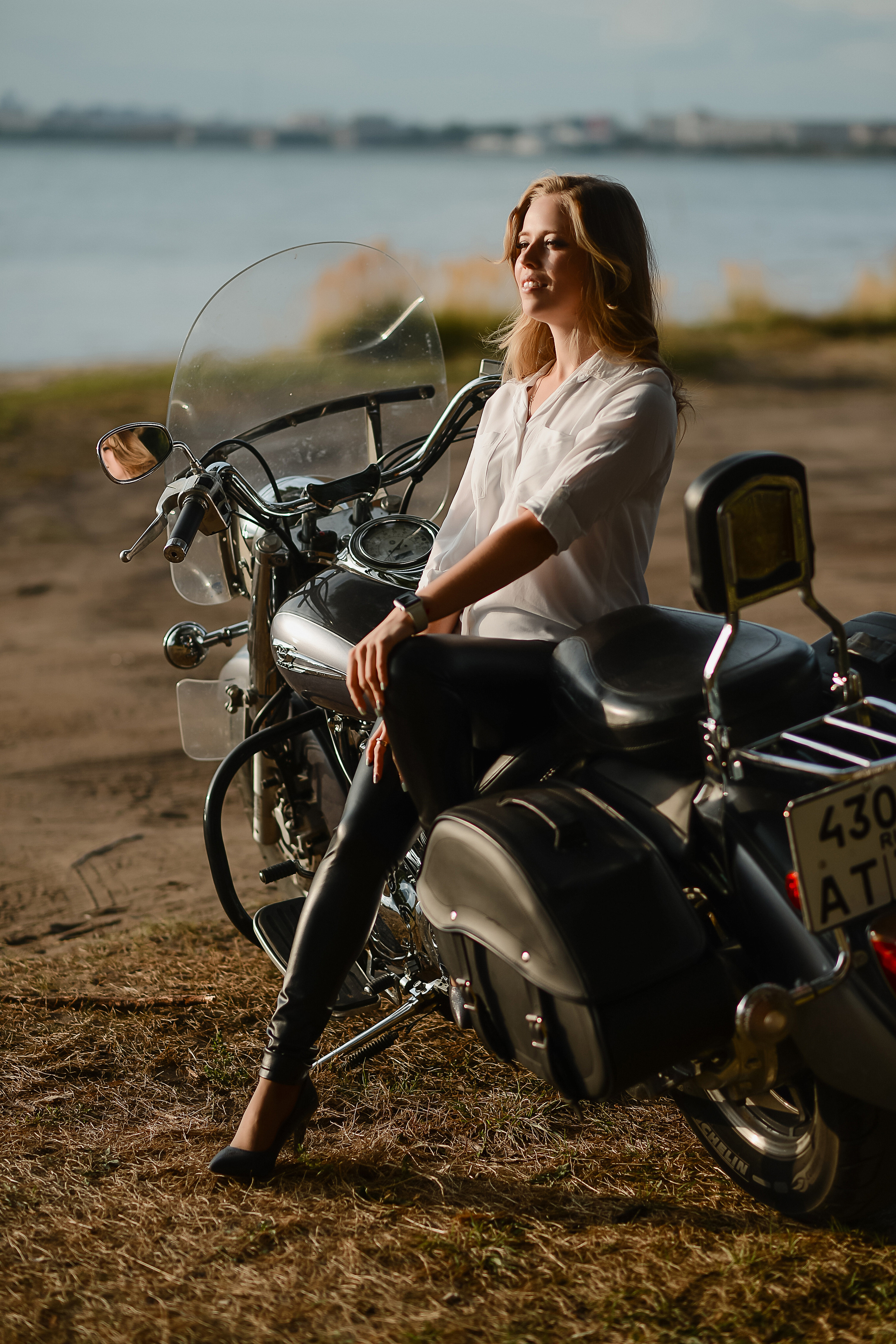 С мотоциклом. Thephoto-russia.ru