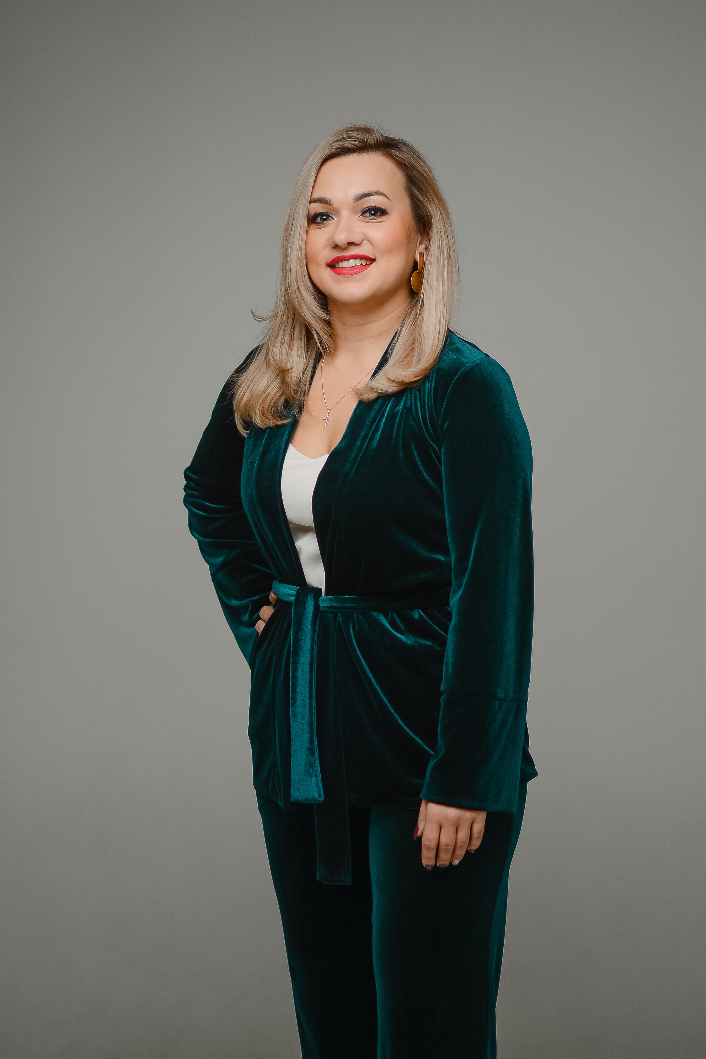 Дружный коллектив в студии. Thephoto-russia.ru