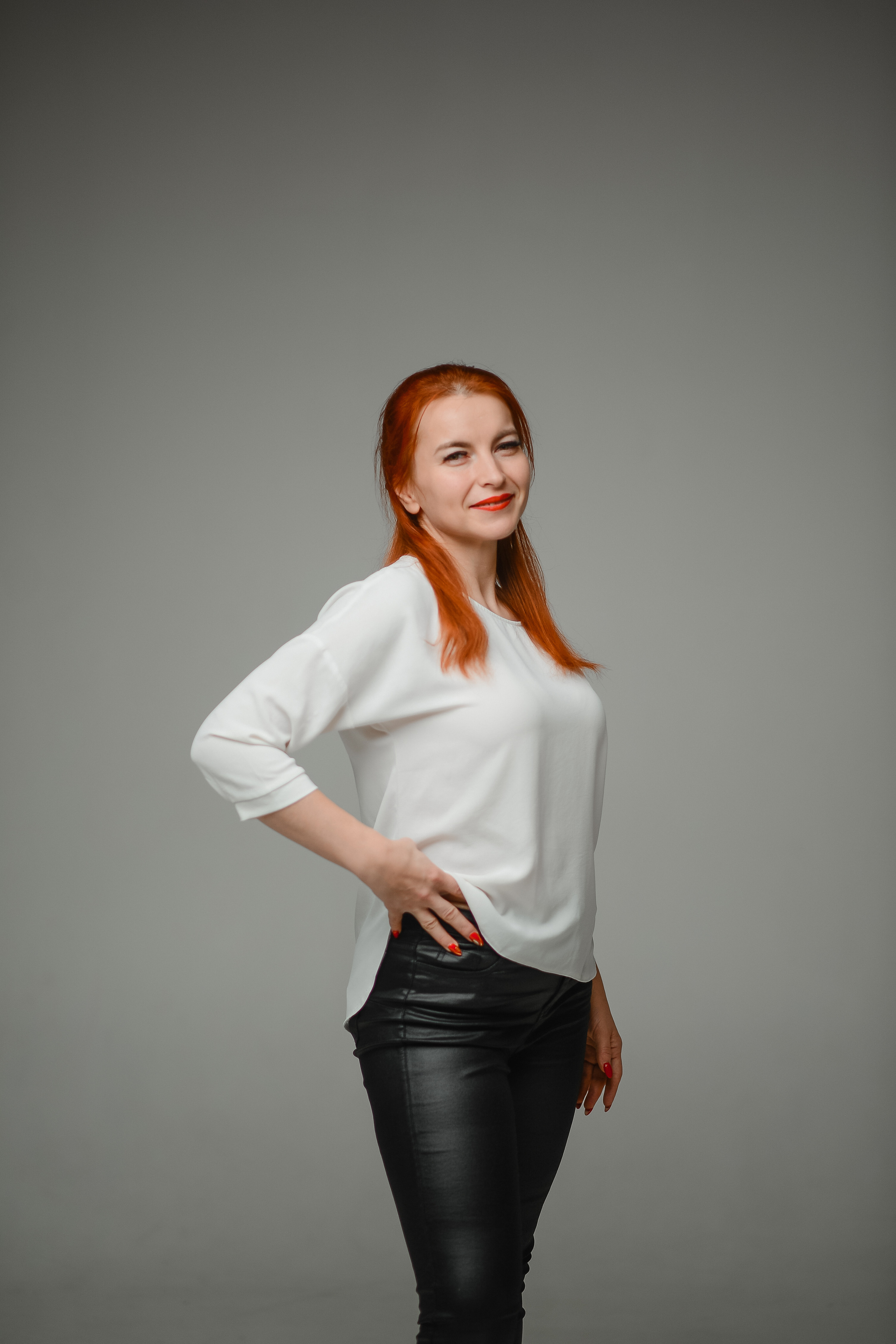 Дружный коллектив в студии. Thephoto-russia.ru