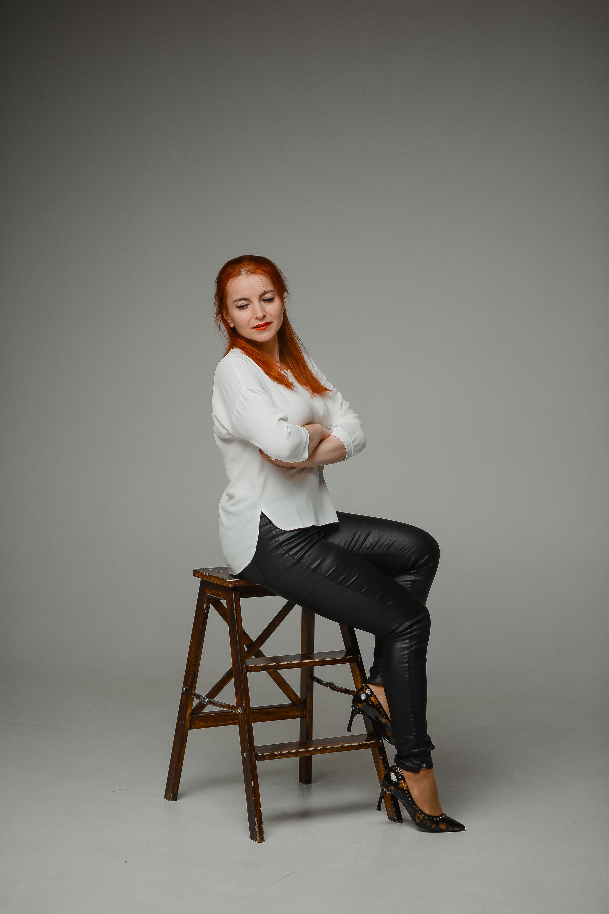 Дружный коллектив в студии. Thephoto-russia.ru