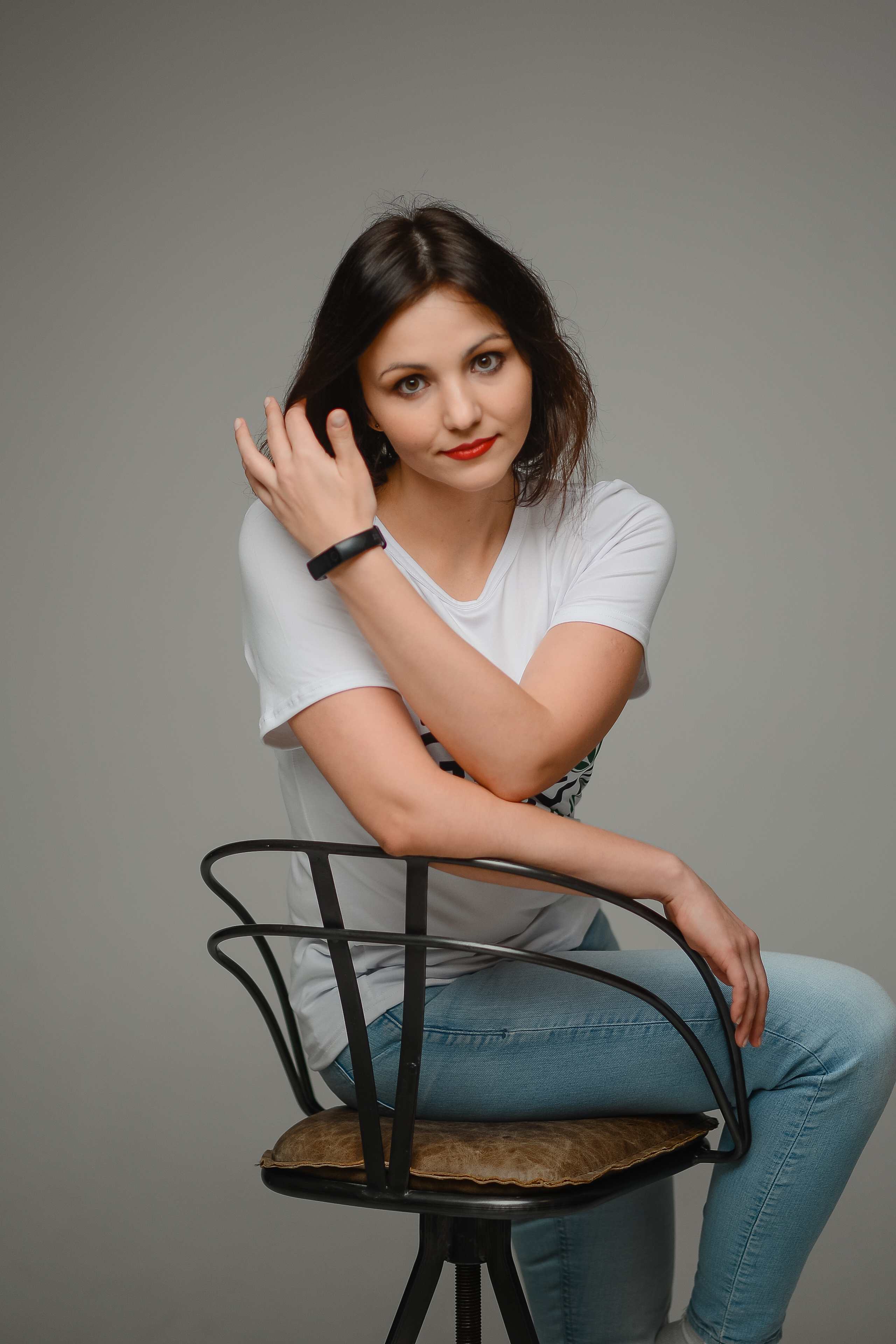 Дружный коллектив в студии. Thephoto-russia.ru