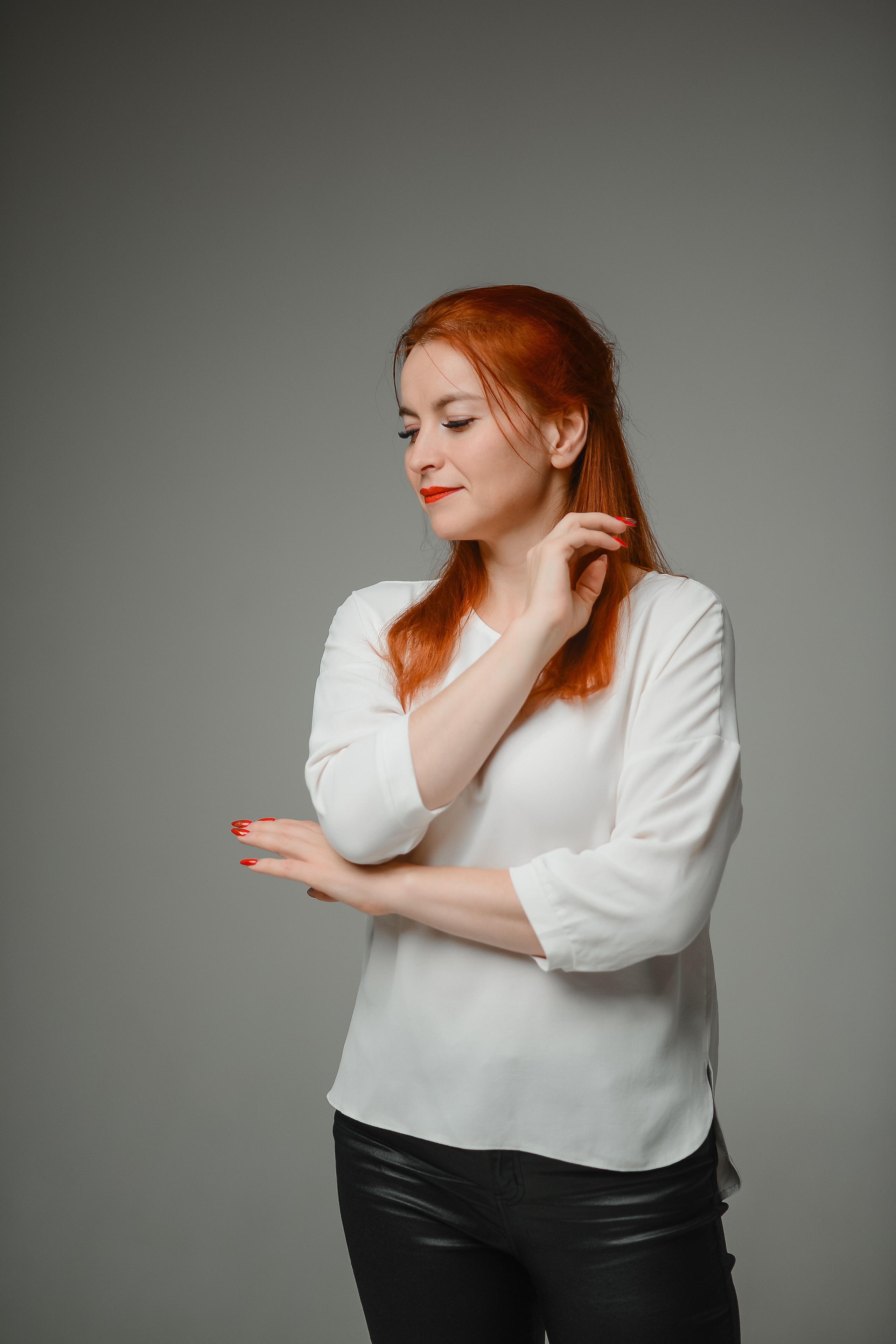 Дружный коллектив в студии. Thephoto-russia.ru