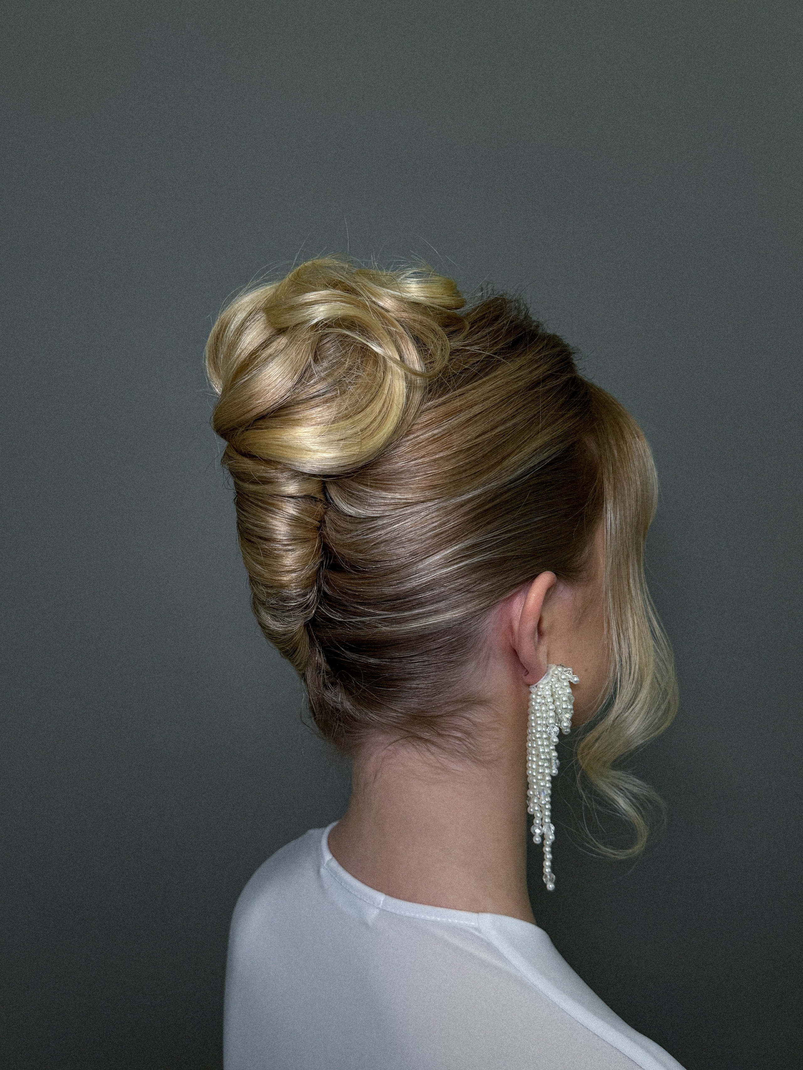 Прически. Свадебный визажист и стилист по прическам в Москве