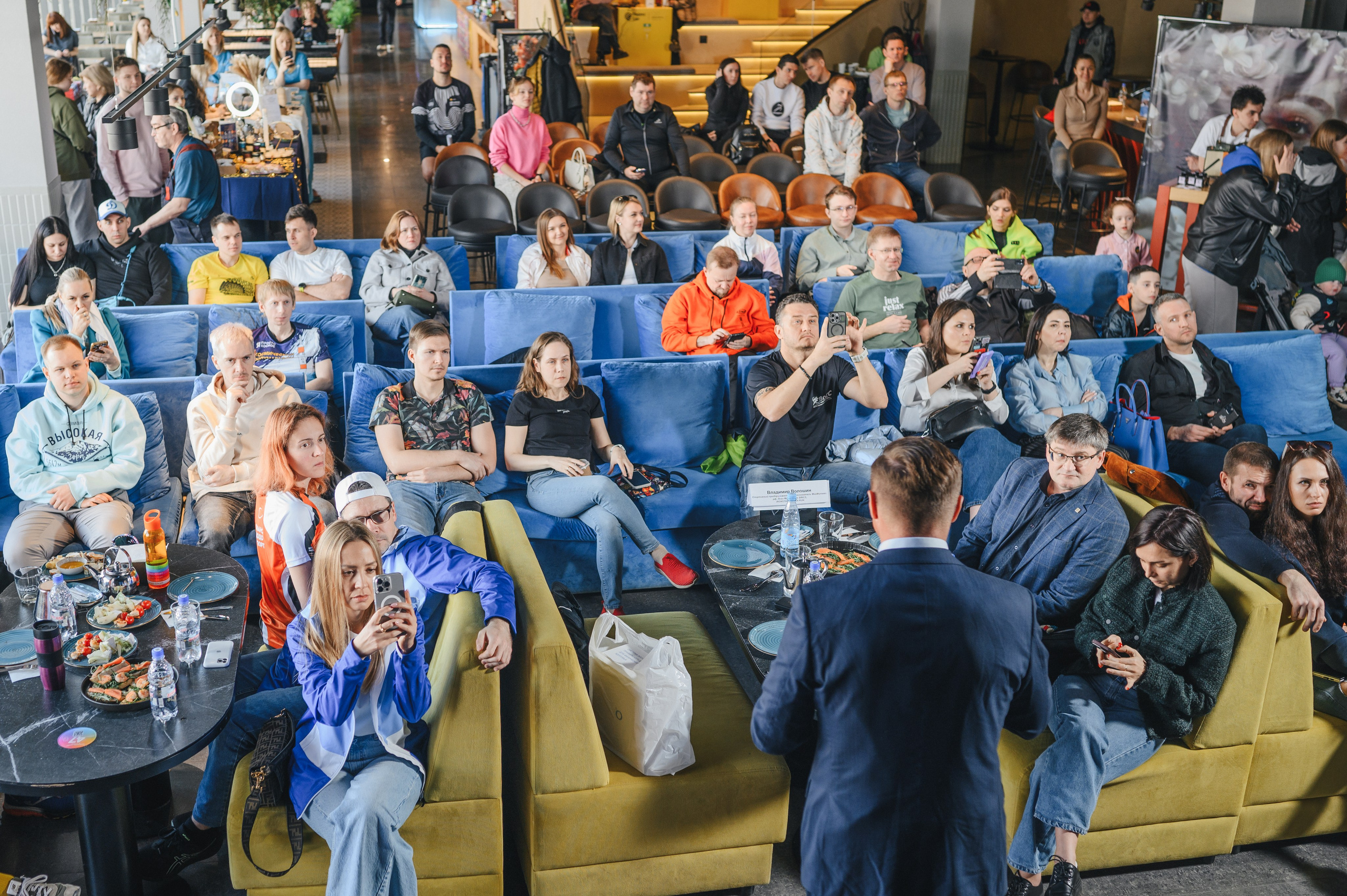 Спортивный завтрак с Владимиром Волошиным 12.04.2025. Фотограф в Самаре