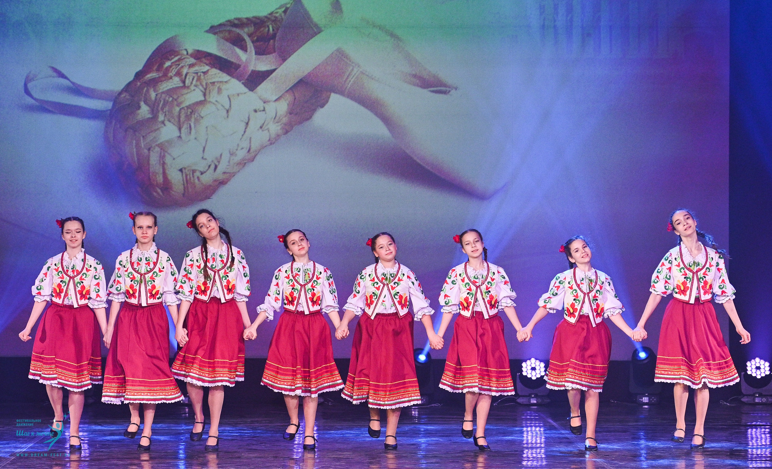 24.05.2025 «Мир под названием — Искусство танца» Фестивальное движение «Шаг к мечте» г. Кострома. Медиастудия Фото Концепт