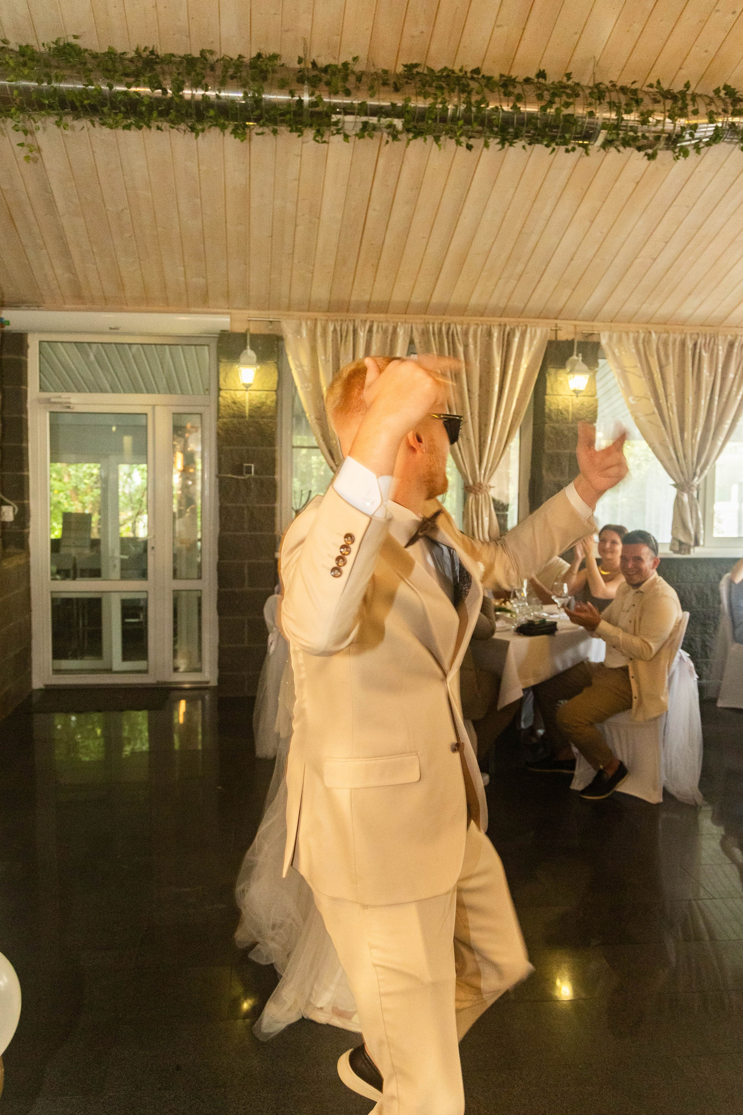 Свадебная фотосессия свадебный фотограф Татьяна Марсуверских свадебная фотопрогулка Москва Жуковский. Фотограф для маркетплейсов, фотоуслуги в Жуковском Татьяна Марсуверских