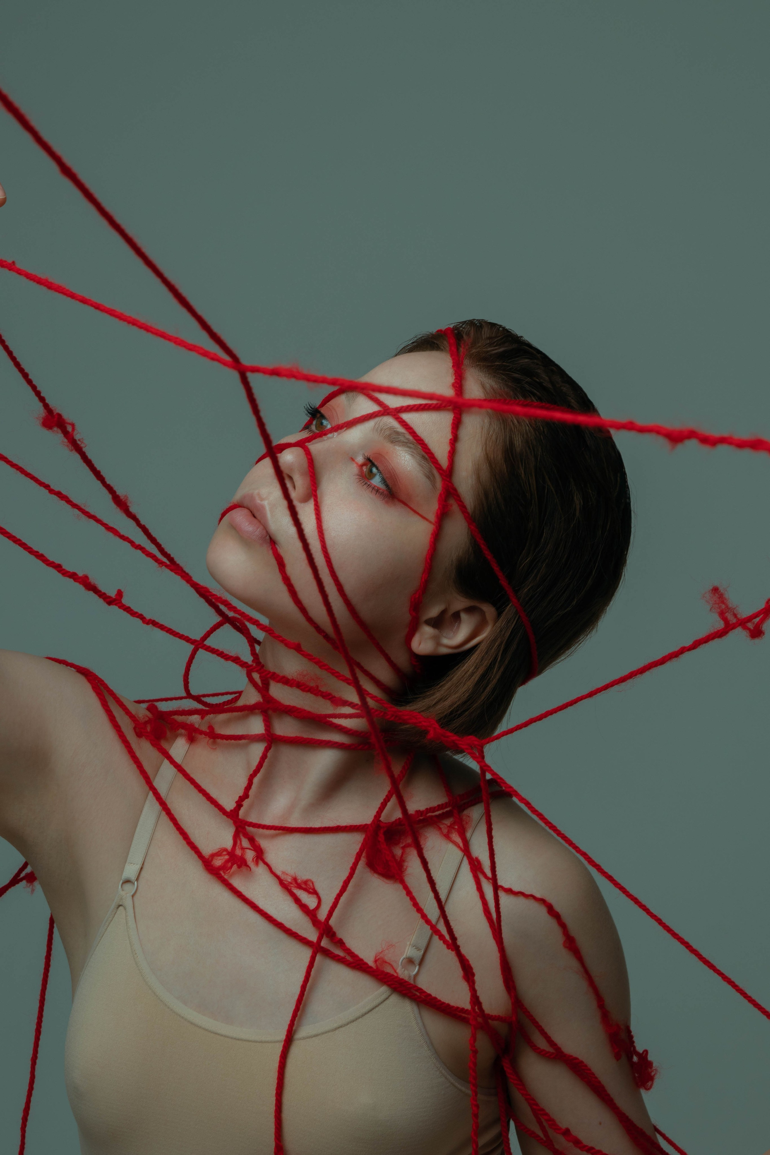 Red threads. Фотограф продюсер съемок Йолдыз Плетнева