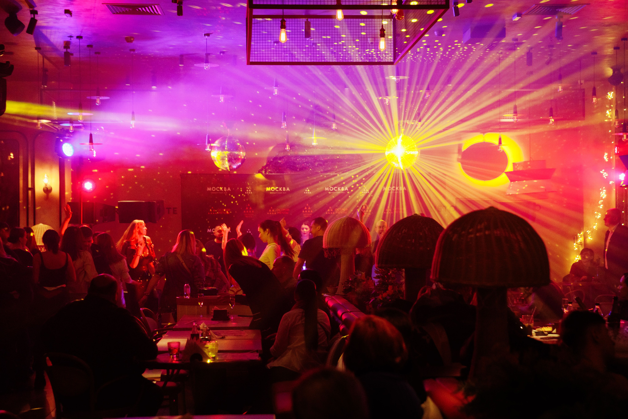 Открытие ресторана Baleno в Острове мечты. Репортажный фотограф на мероприятие в Москве Алексей Терентьев