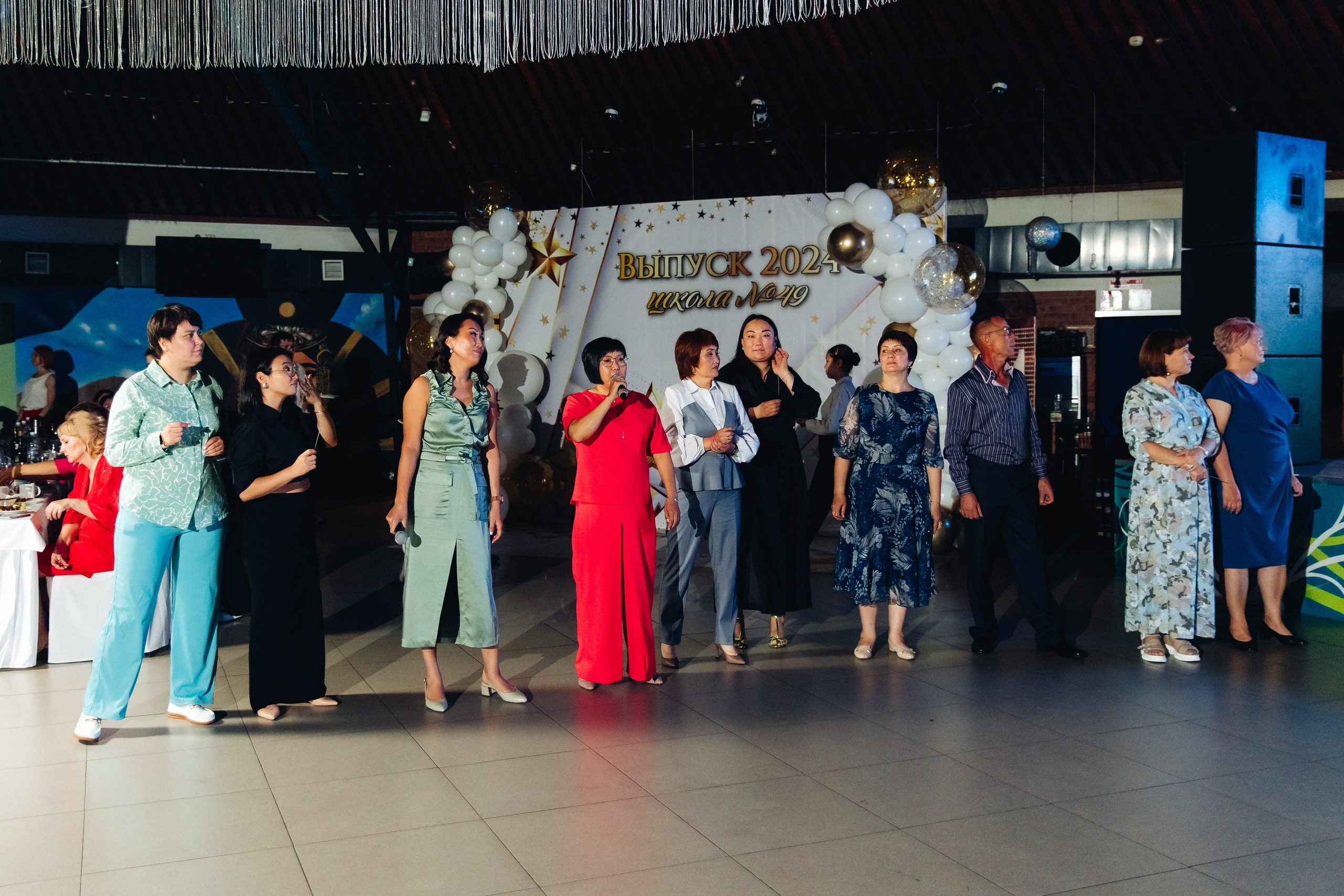 Выпускной вечер. 49 школа. Баран на корове. Свадебный и семейный фотограф в Улан-Удэ