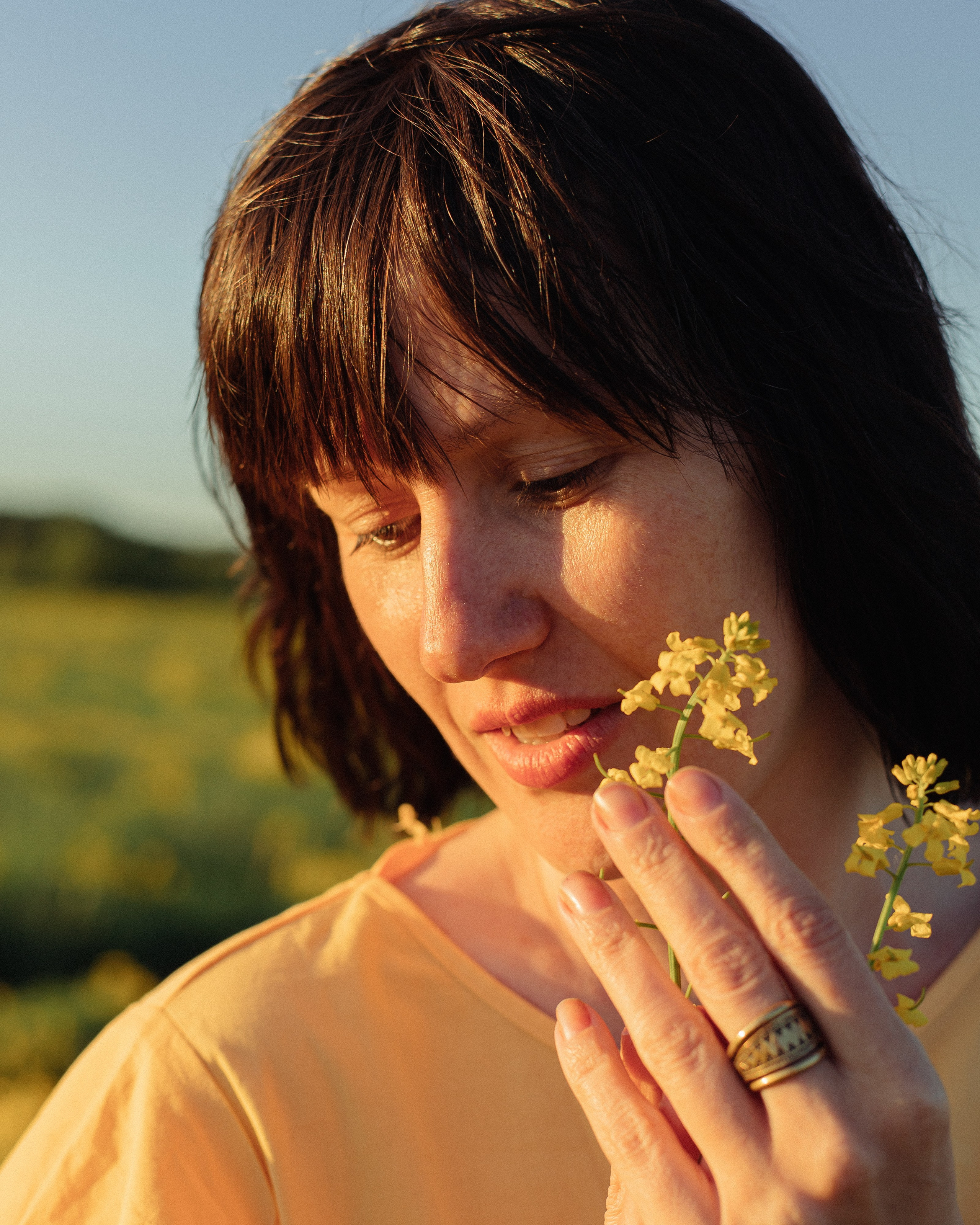 Оля в поле. Портретный фотограф в Санкт-Петербурге Катя Протасевич