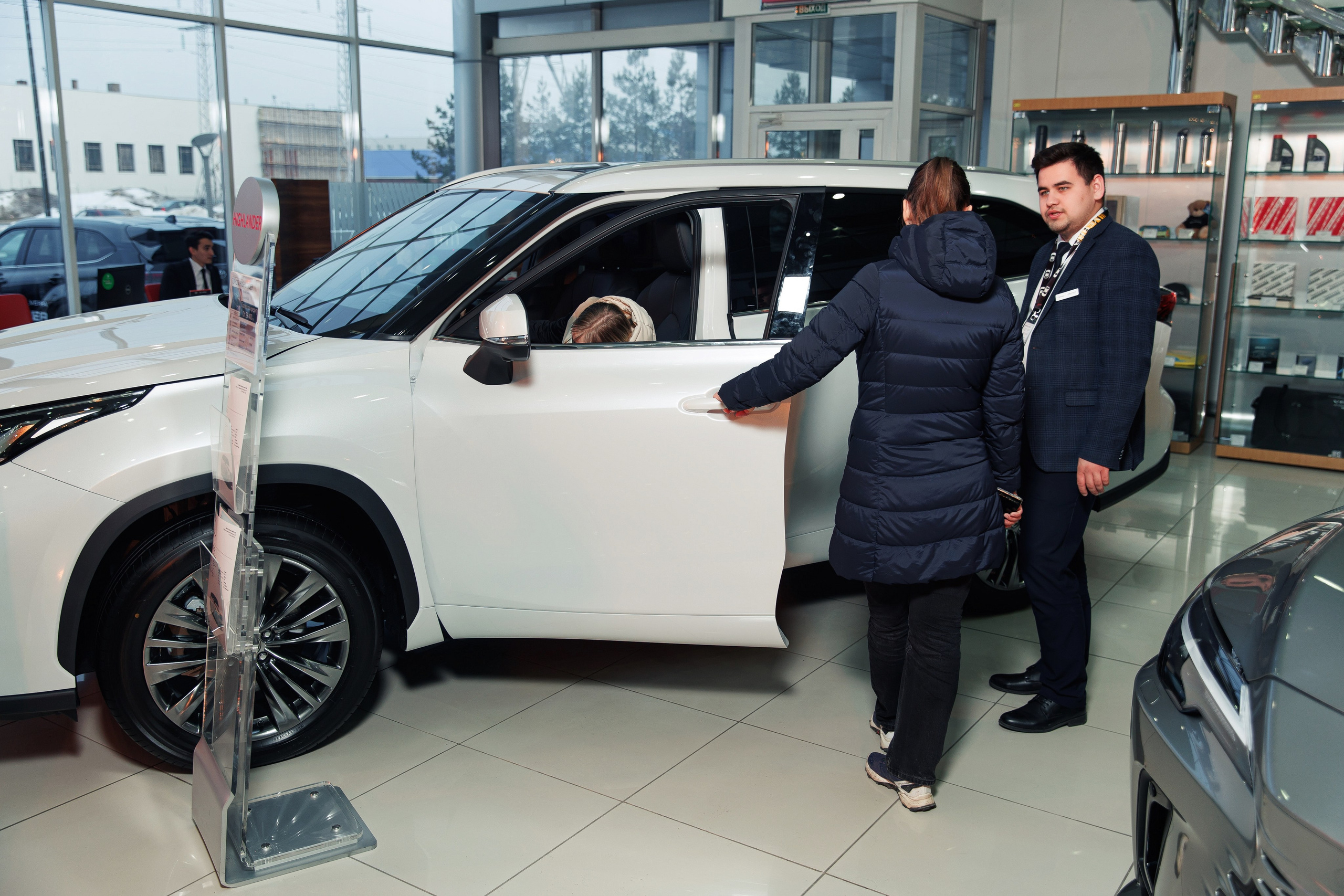 Презентация новой Toyota RAV4. Репортажный и свадебный фотограф в Уфе Павел Кожевников