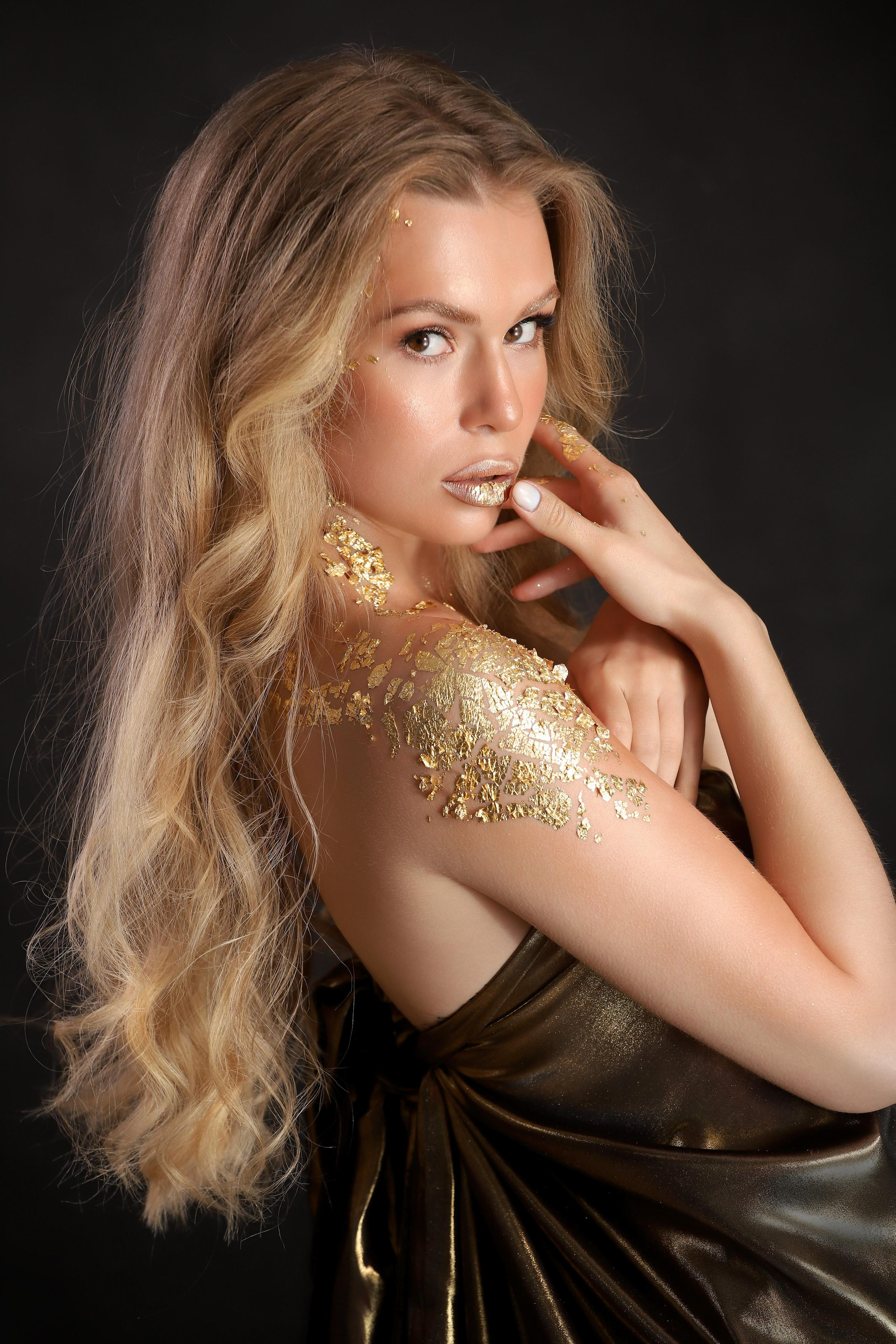 Золото. Аня. Фотограф Андрей Лёвкин