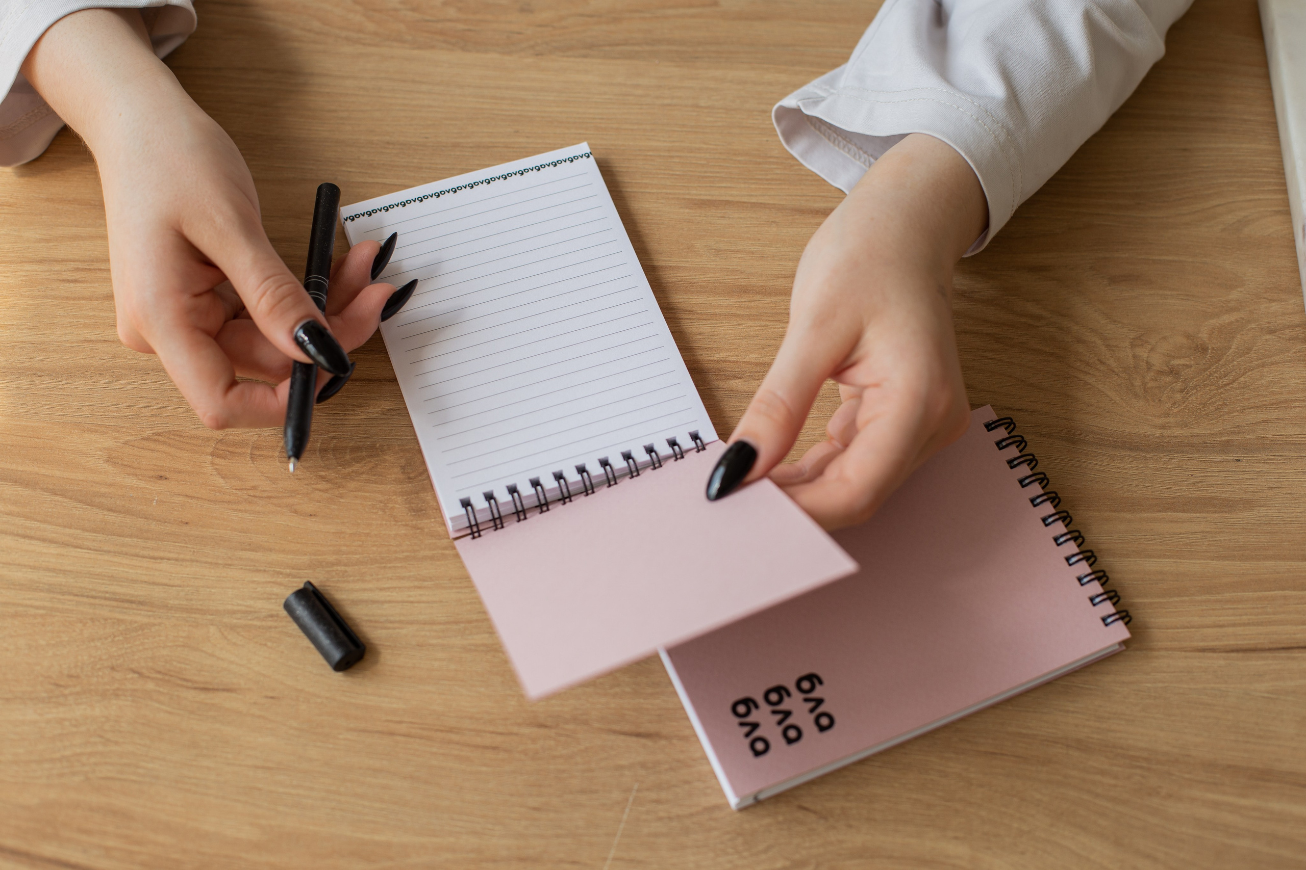 Chancellery shop. Fotograf u Crnoj Gori-porodično fotografisanje sa djecom, lovestory, nekretnine