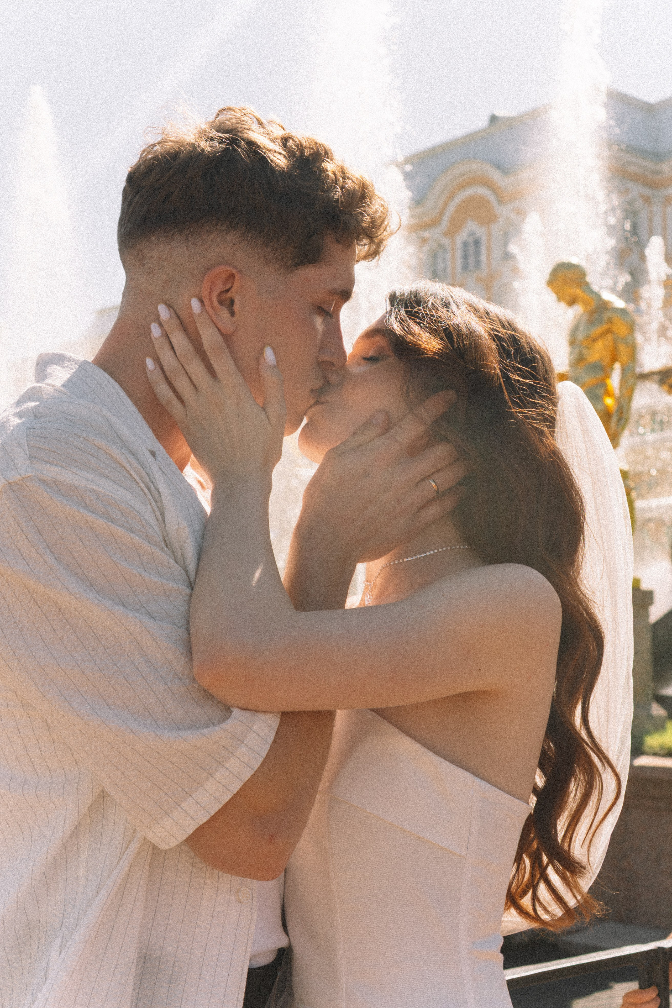 СВАДЕБНАЯ СЬЕМКА В ПЕТЕРГОФЕ И СЬЕМКА РЕПОРТАЖА В ЗАГСЕ ПЕТЕРГОФА. Профессиональный фотограф, Санкт-Петербург — Виктория Богомолова