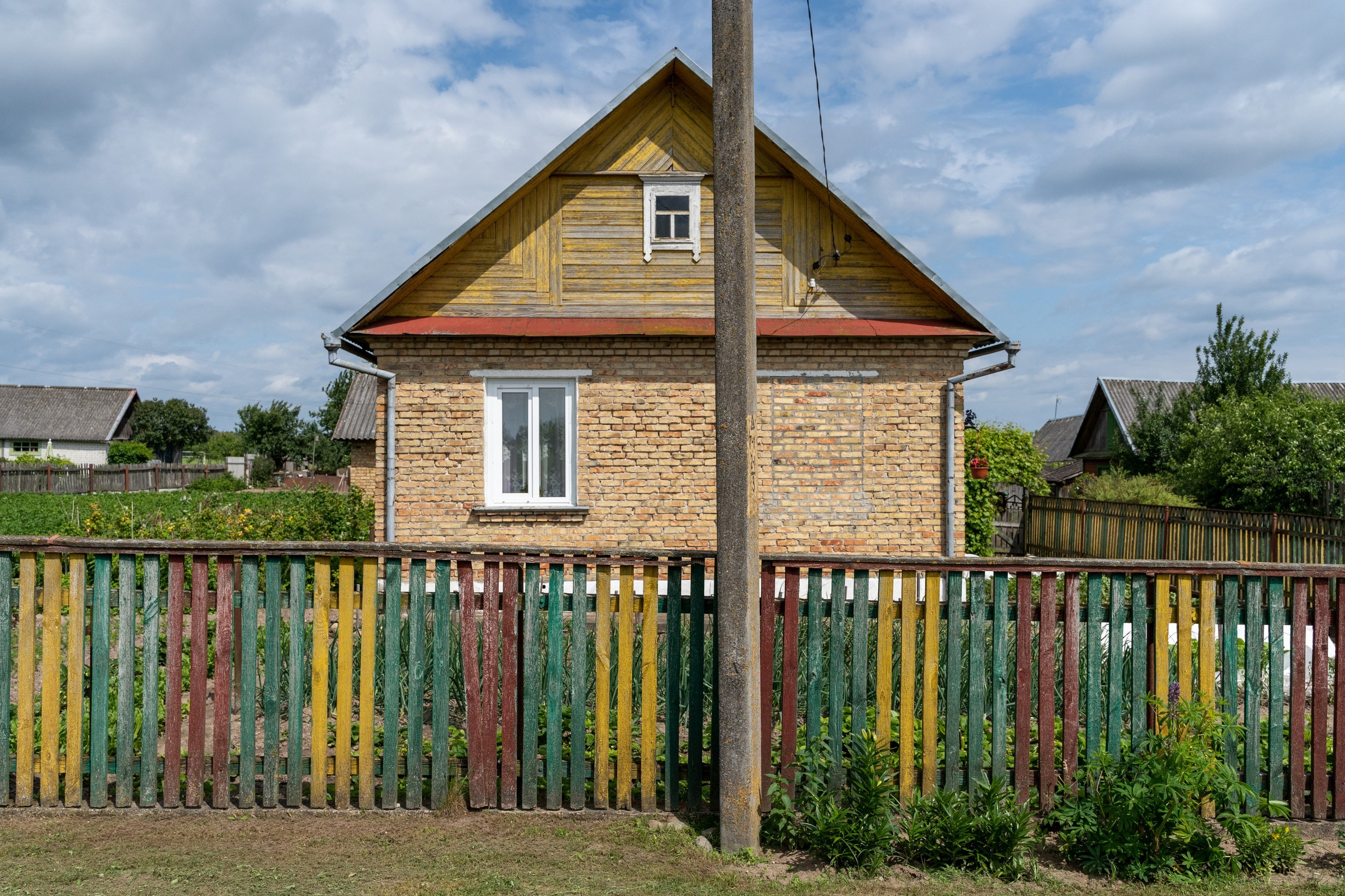 Home.land. Künstler Verstecktoff