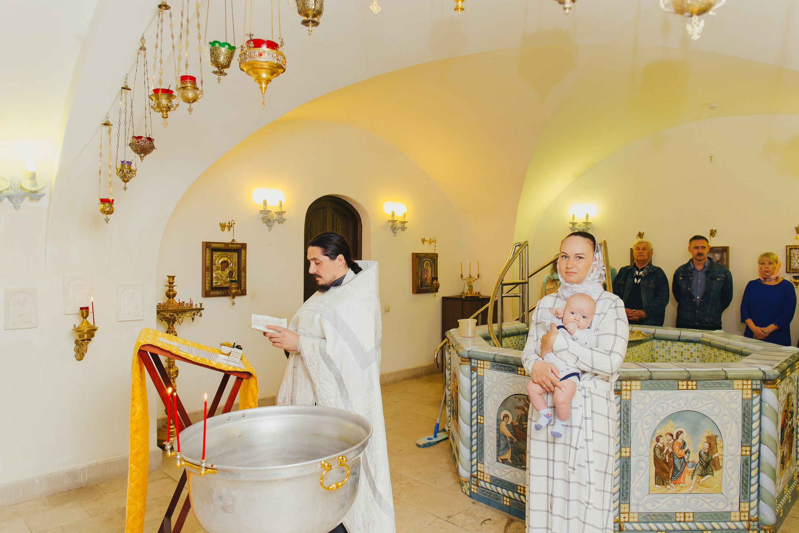 Крещение Михаила. Церковь Явления Пресвятой Богородицы. Фотограф новорожденных и детский в Сергиевом Посаде Кругликова Юлия