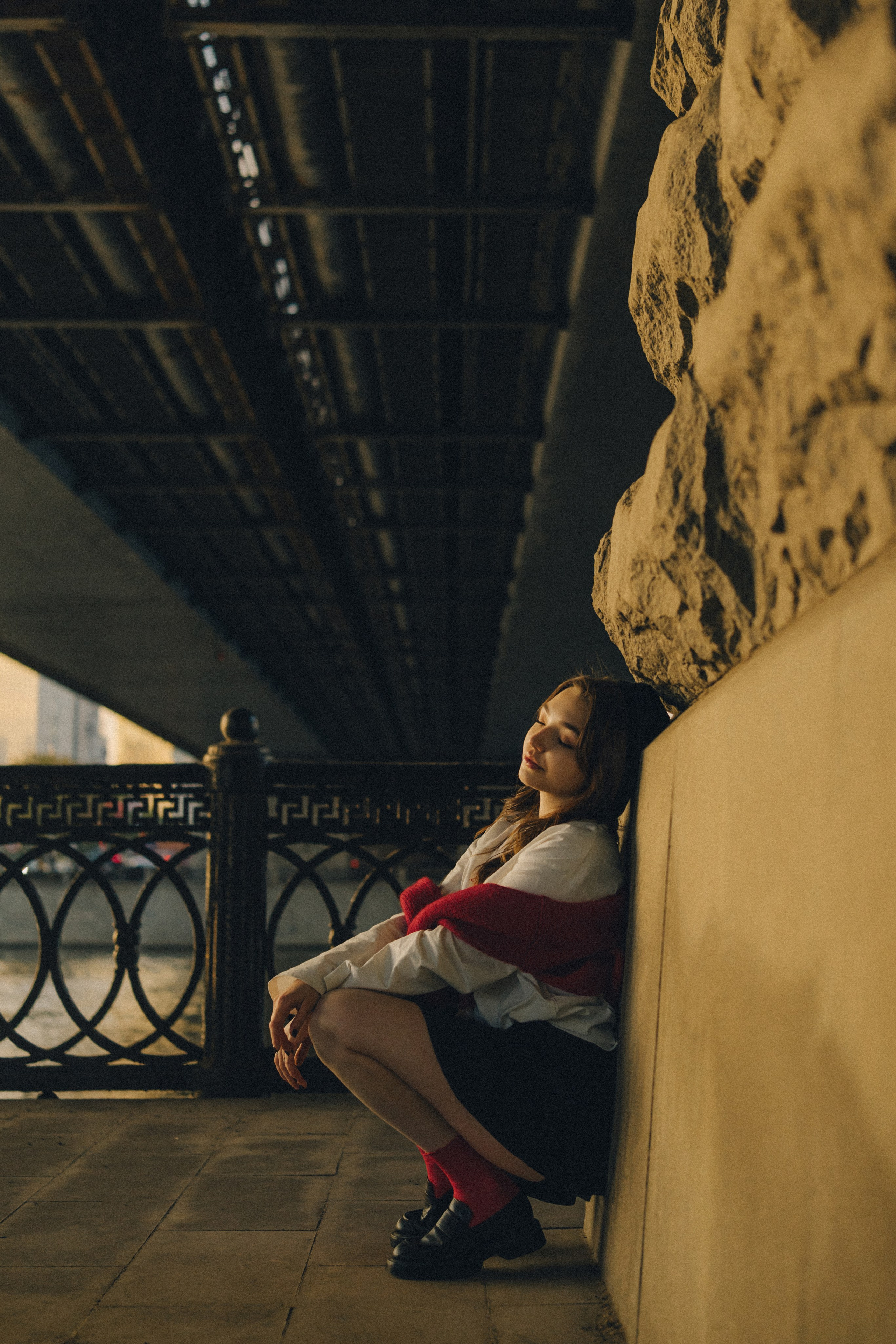 Анастасия | городская фотосессия на набережной. Портретный фотограф Москва