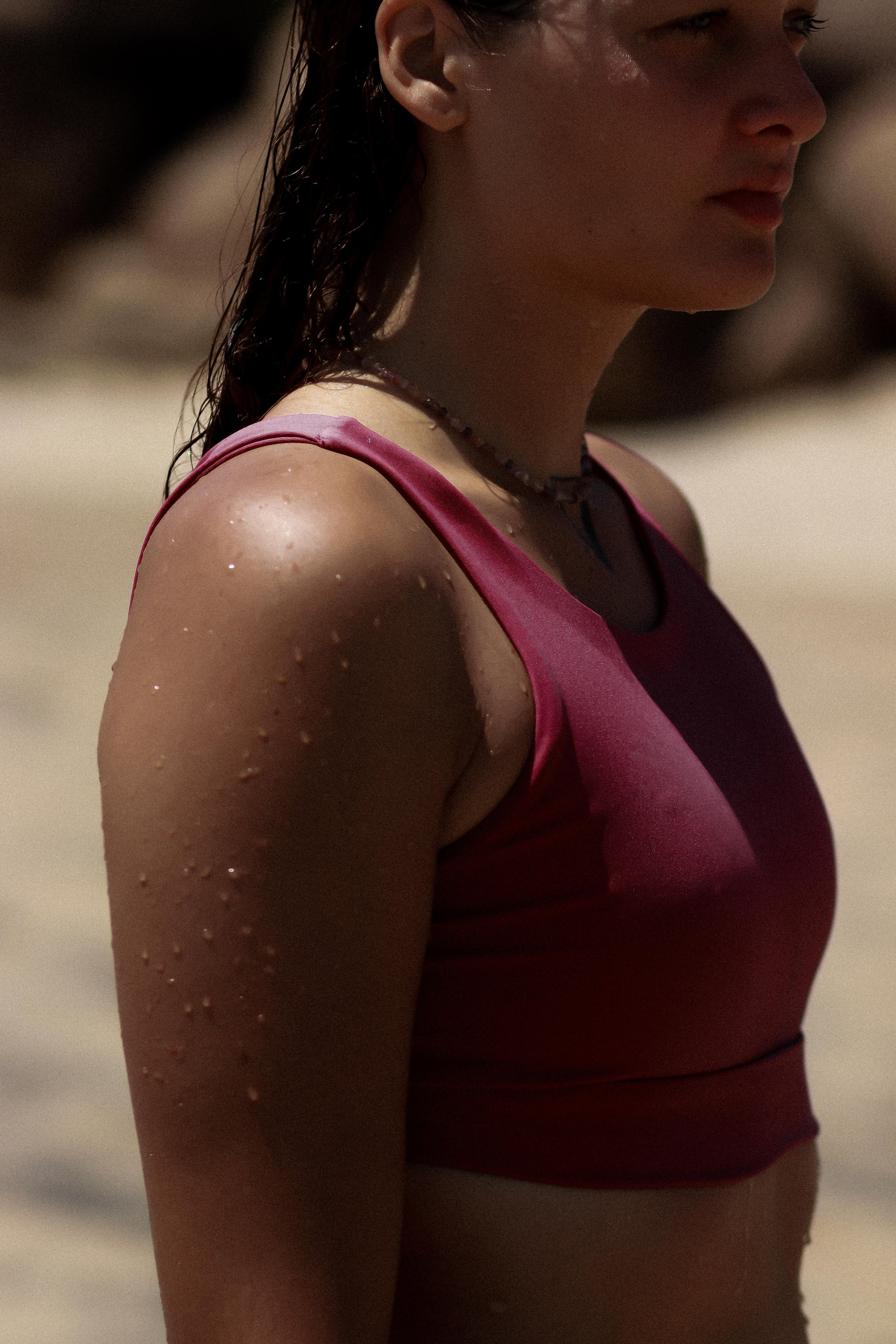 Коллекция купальников для серфинга. Фотограф на Шри-Ланке