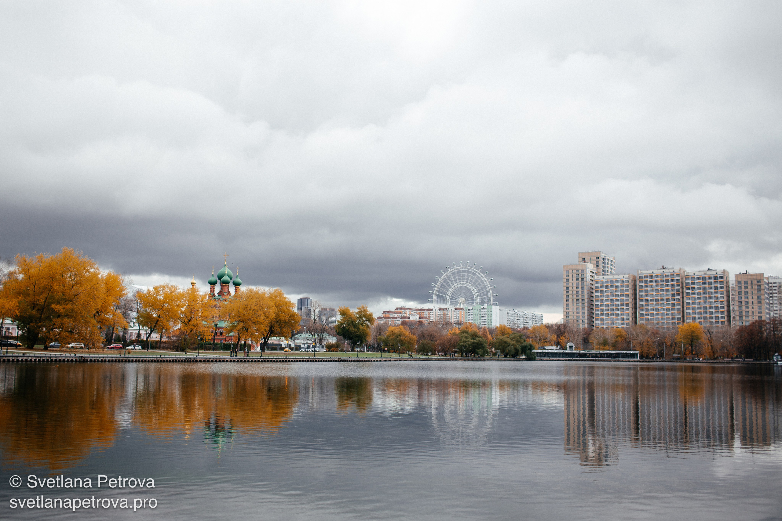 Индивидуальная съёмка на ВДНХ. Осень 2025. Фотограф Светлана Петрова