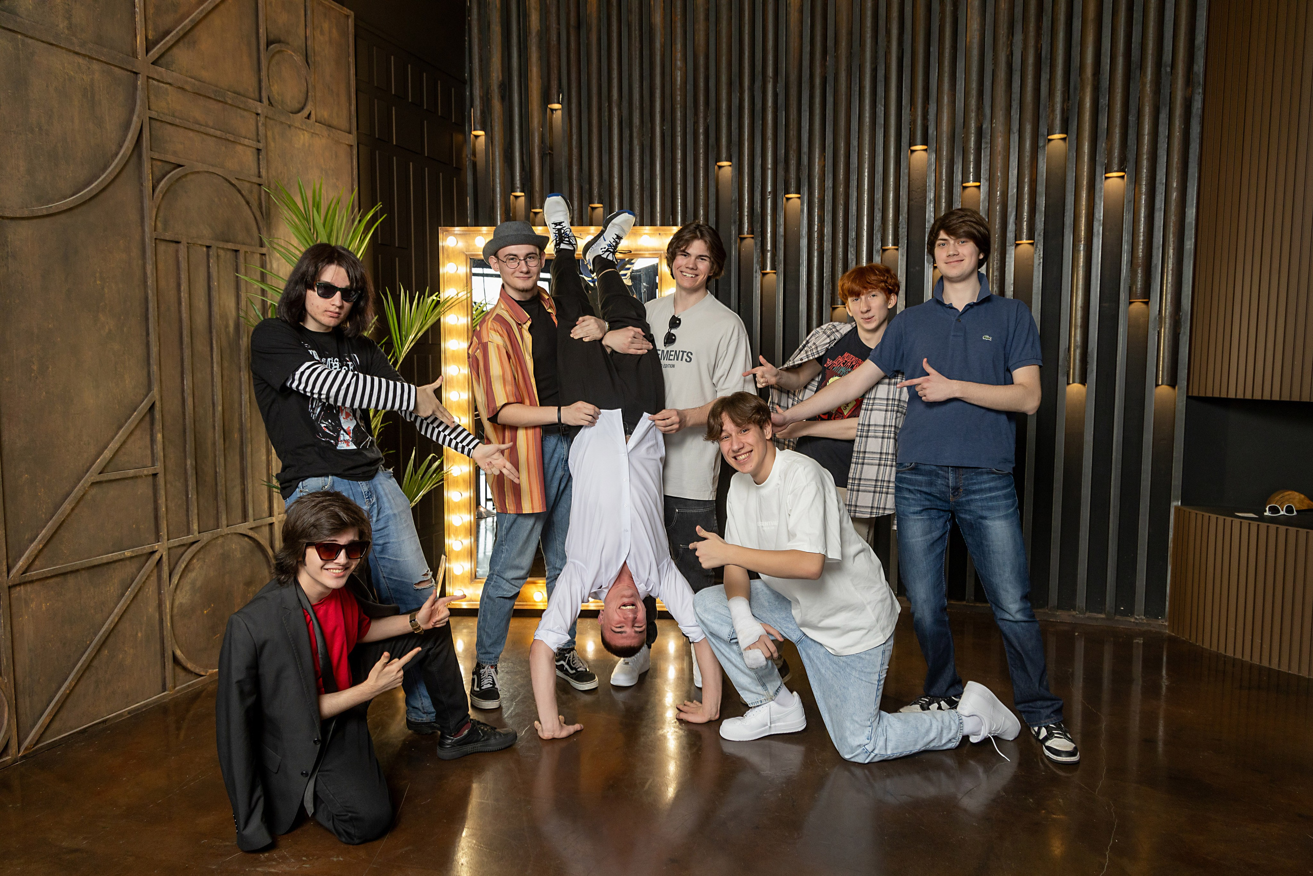 Зал «Тесла». Фотостудия для школьной фотосессии. Выпускные альбомы в Москве и Подмосковье