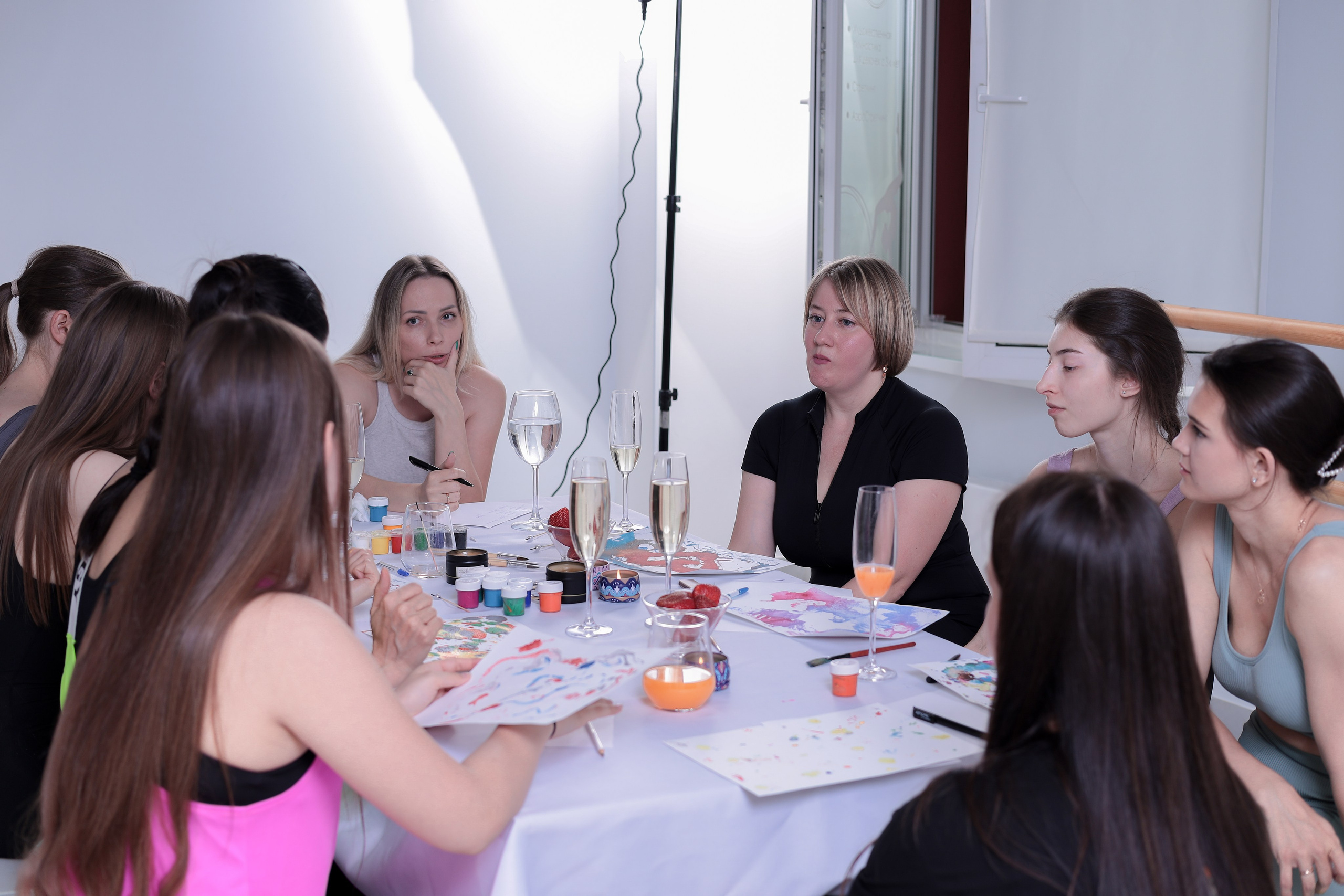 Арт-терапия + аэройога. Фотограф Надршина Лилия