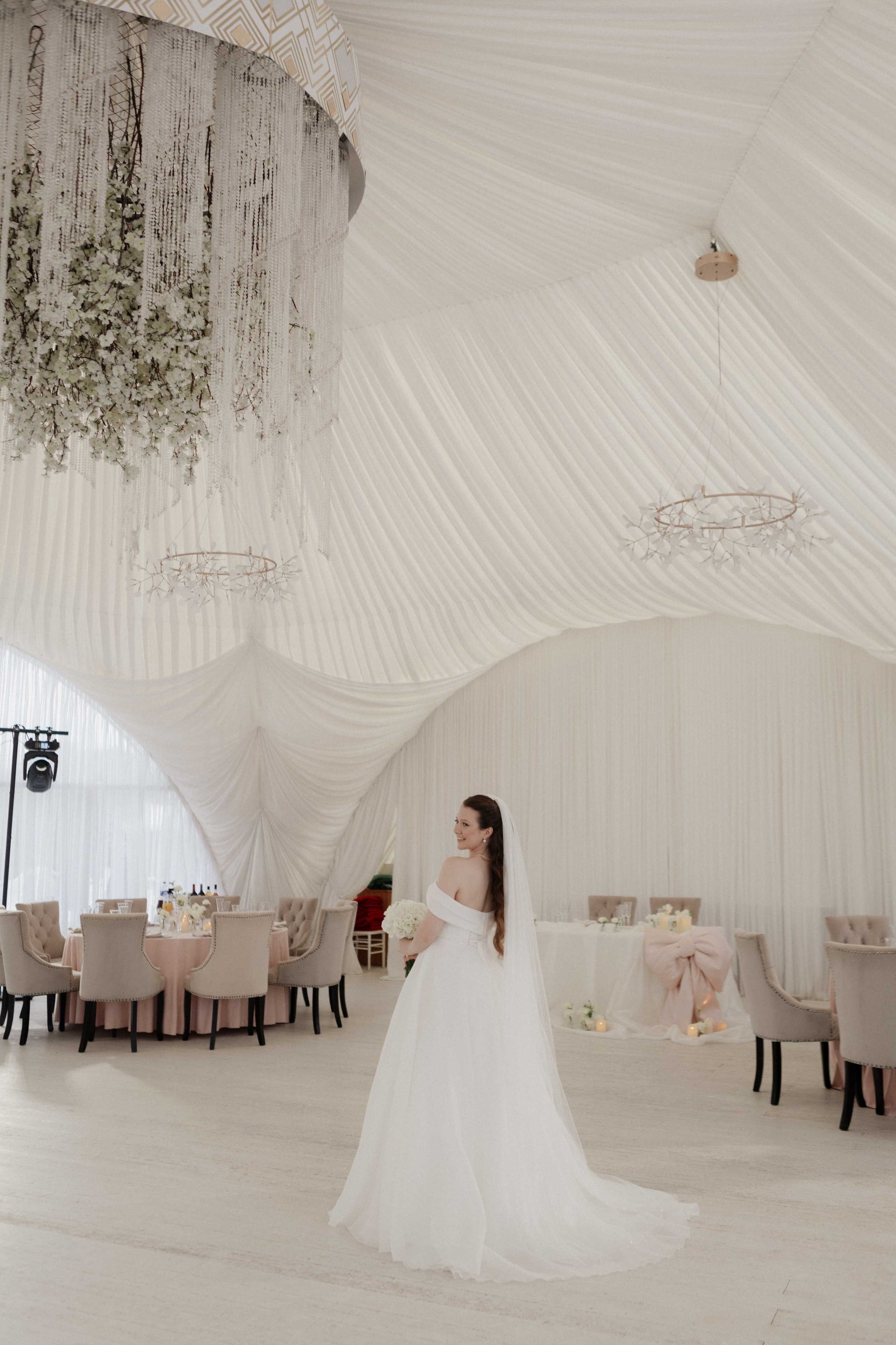 Аня и Саша. Свадьба в Юдино парк. Свадебный и портретный фотограф в Москве Анастасия Масюк