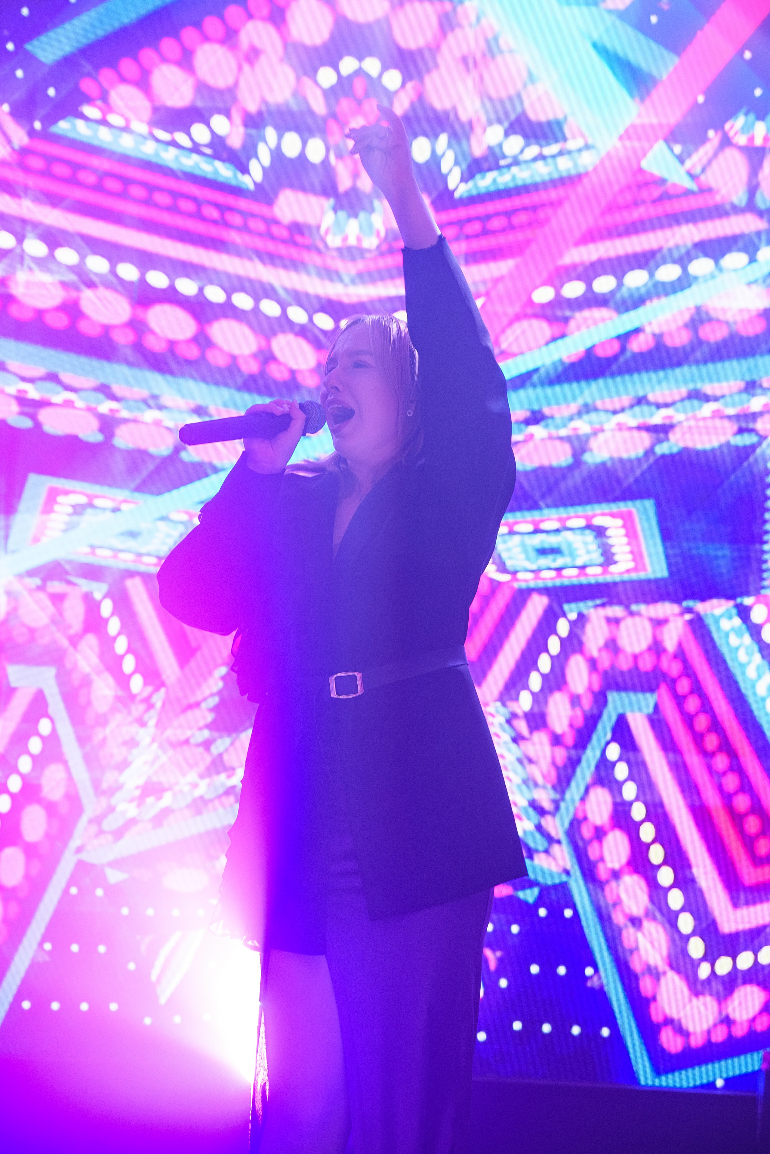 Концерт «КРАСКИ». Профессиональный спортивный фотограф в Санкт-Петербурге