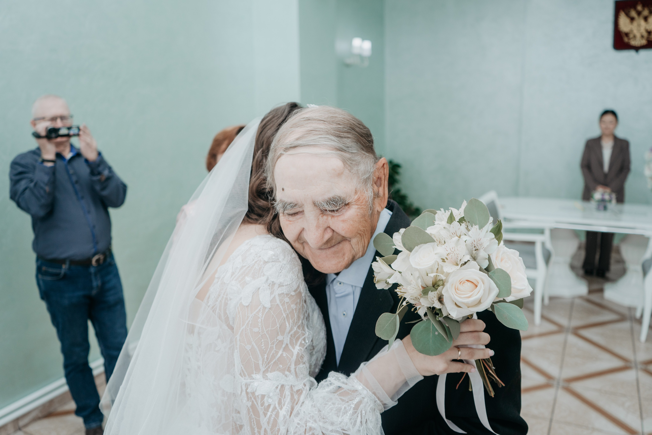 Свадебный фотографии с прогулки в окрестностях Улан-Удэ. Фотограф в Улан-Удэ. Свадебный фотограф в Улан-Удэ