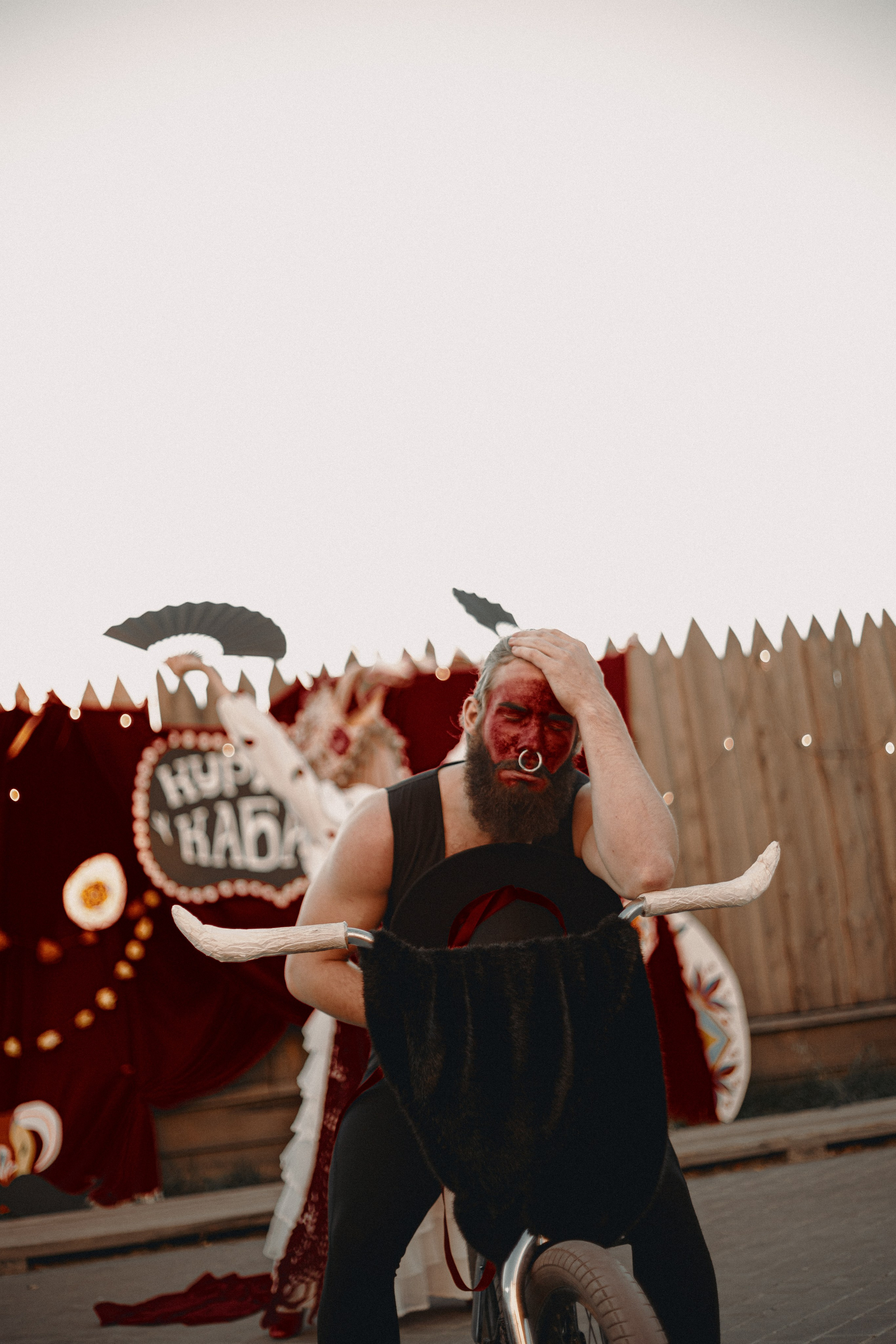 Спектакль «Куриное кабаре» от Свободного молодежного театра | Тобольск. Арт-фотограф Крис Л. в Тобольске: портрет, семейные, свадьбы