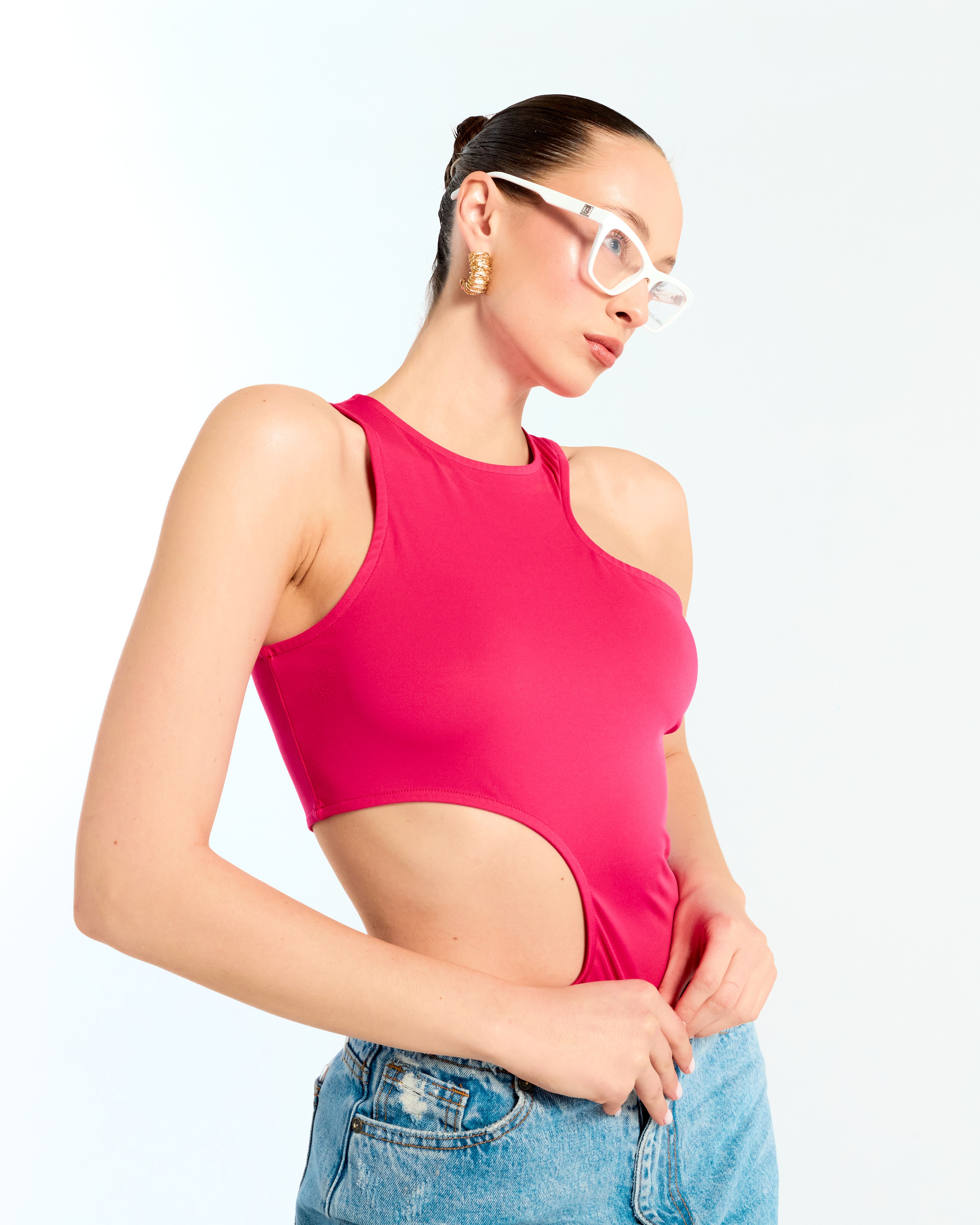 Glazburg optics. Святослав Лебедев | Рекламный фотограф — Коммерческая съемка, Арт-дирекшн, AI-интеграция