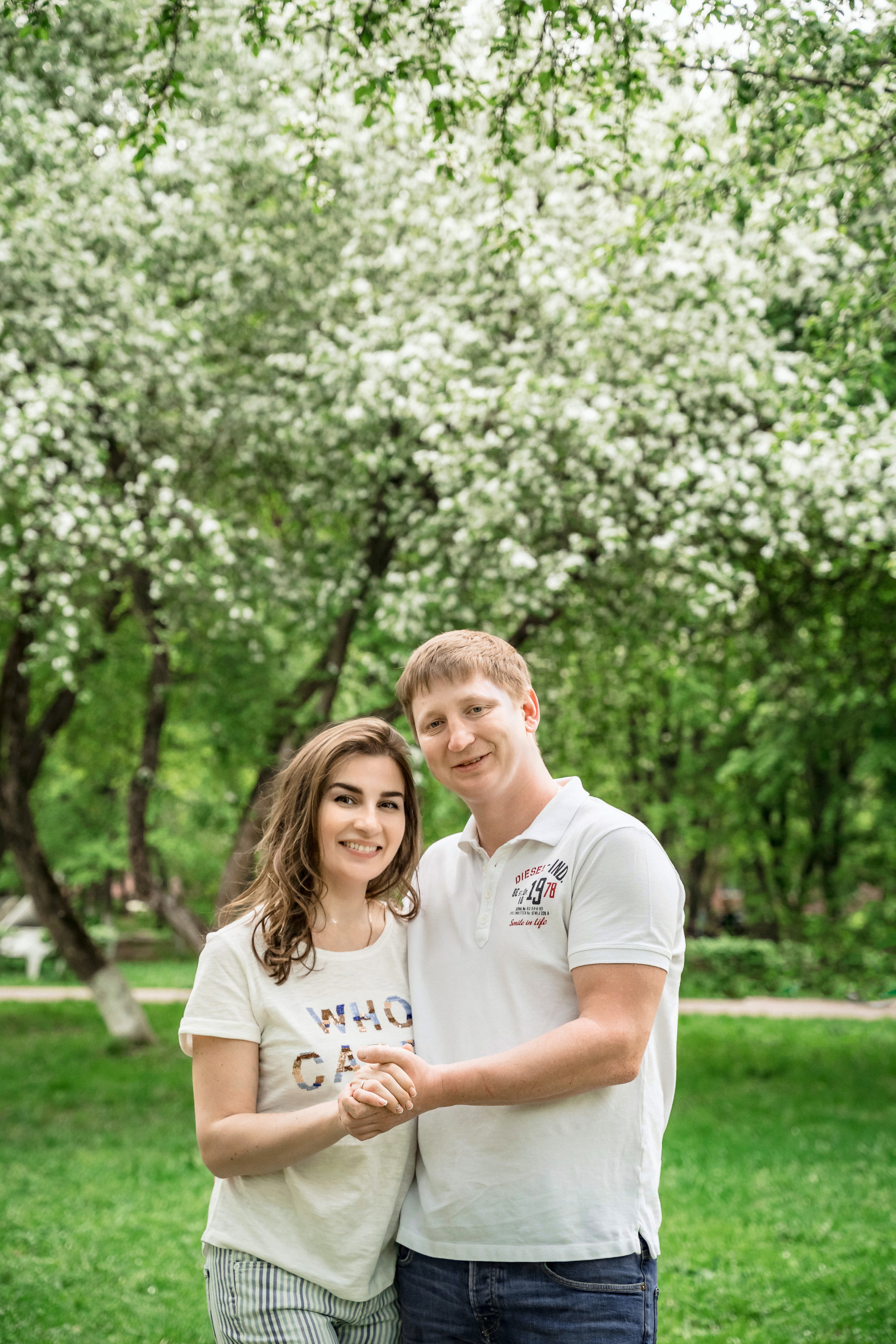 Семейная фотосессия в Королеве в Цветущих садах (Яблоневый сад)