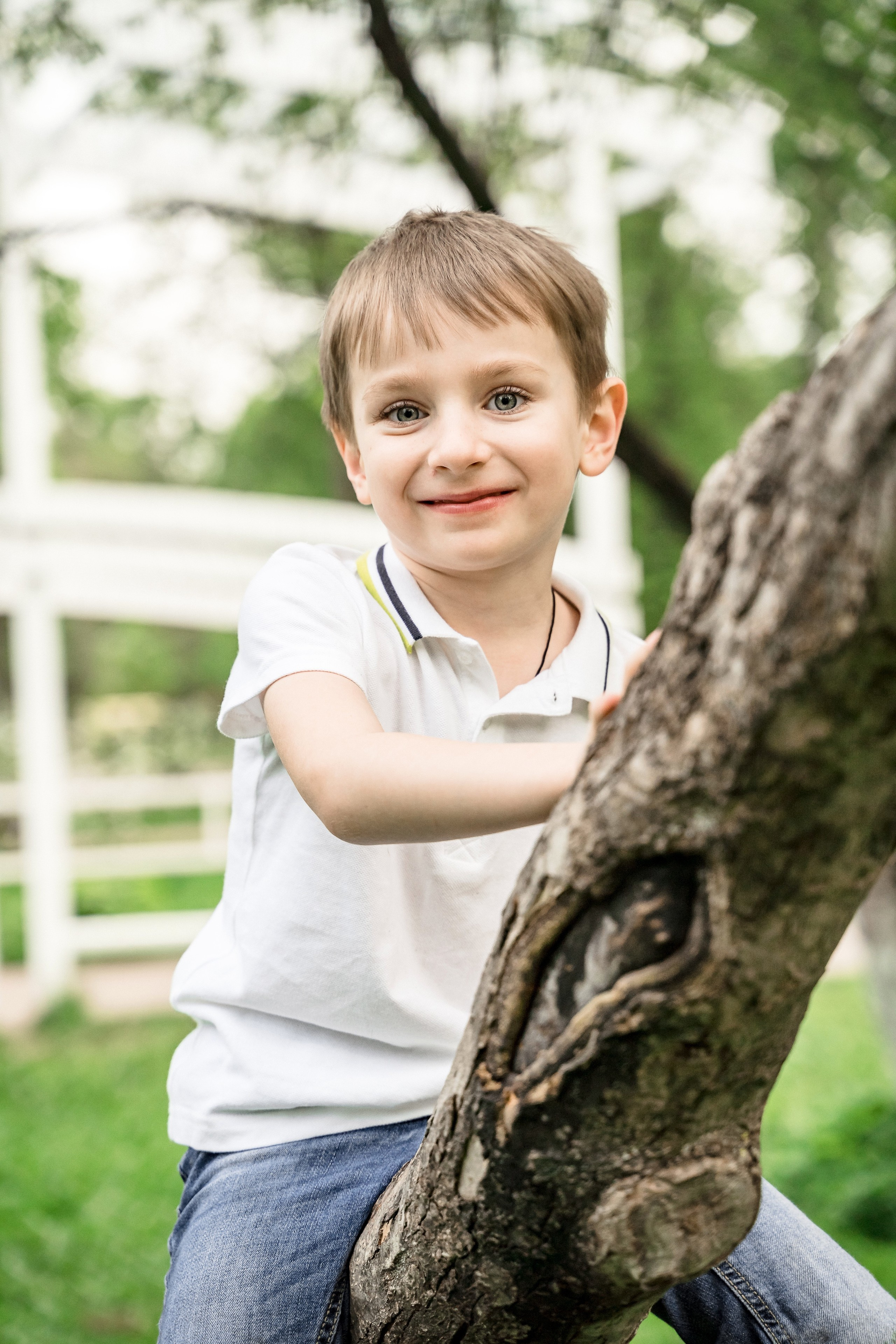 Семейная фотосессия в Королеве в Цветущих садах (Яблоневый сад)