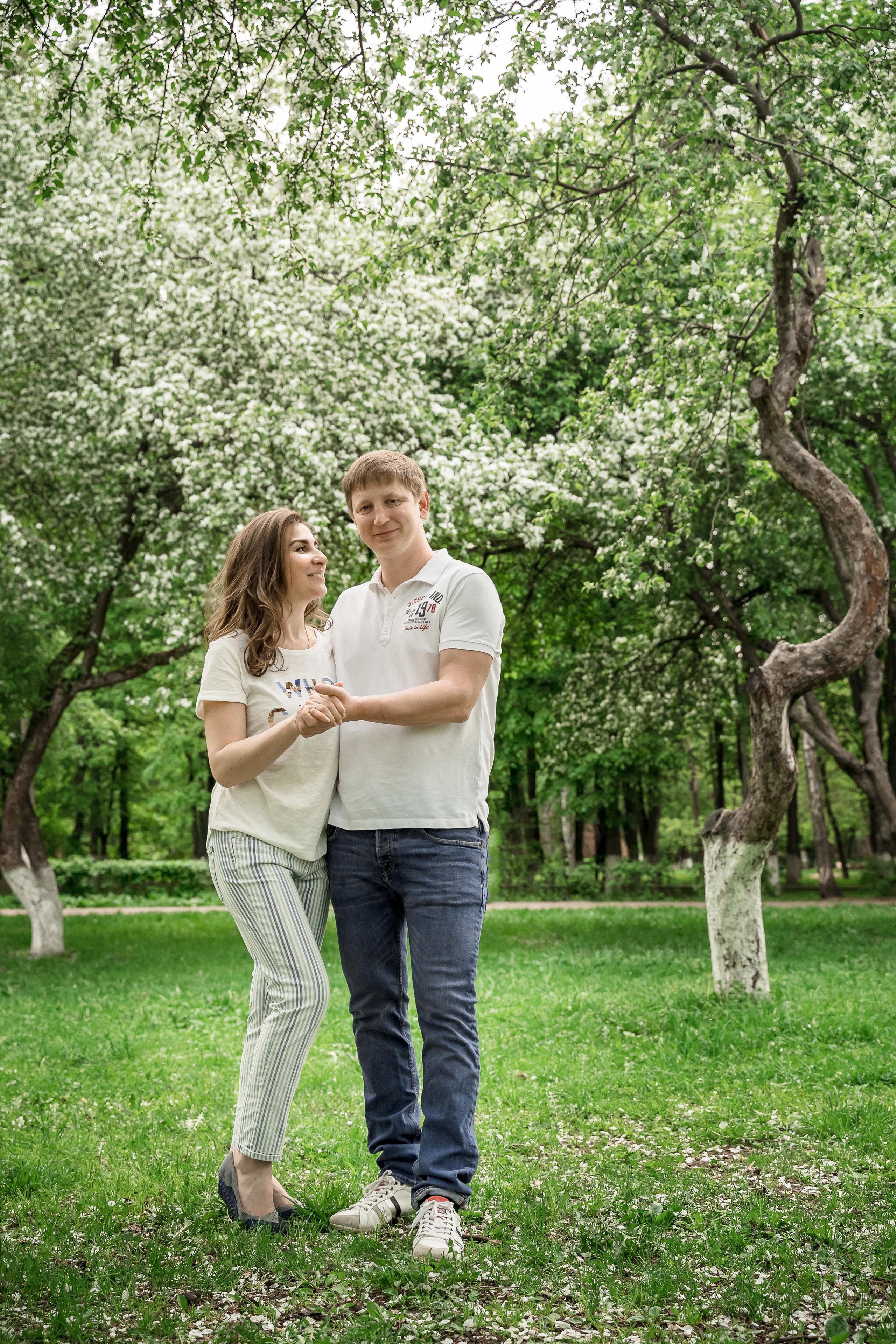 Семейная фотосессия в Королеве в Цветущих садах (Яблоневый сад)