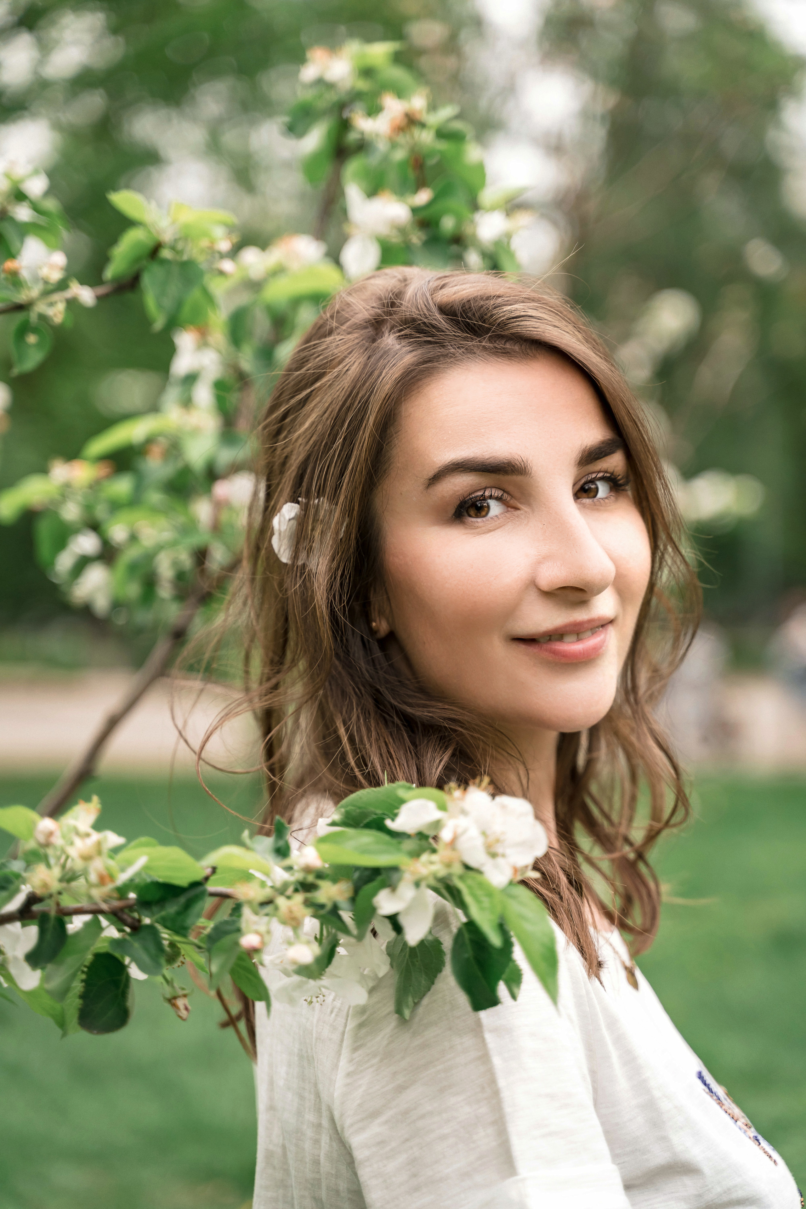 Семейная фотосессия в Королеве в Цветущих садах (Яблоневый сад)