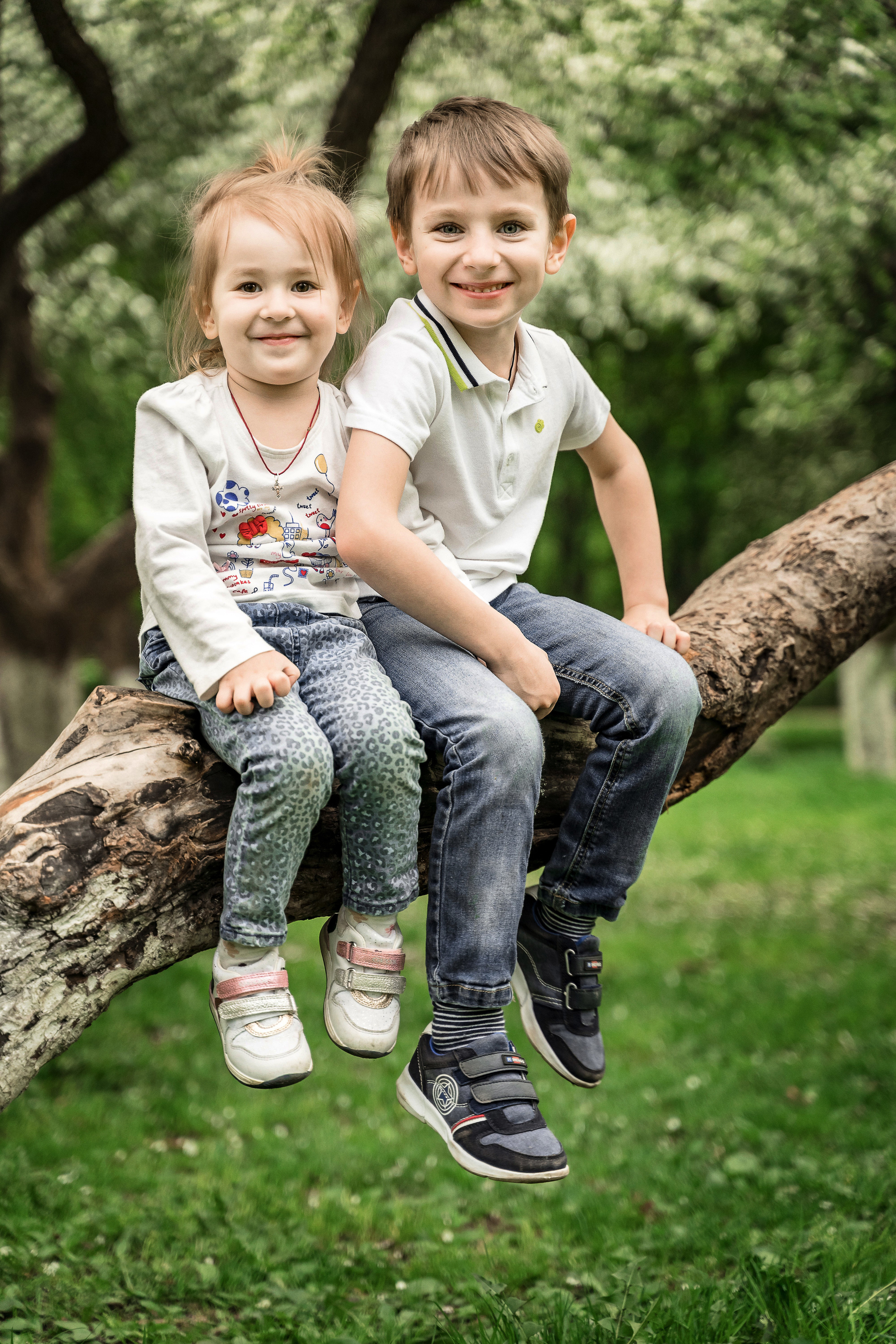 Семейная фотосессия в Королеве в Цветущих садах (Яблоневый сад)