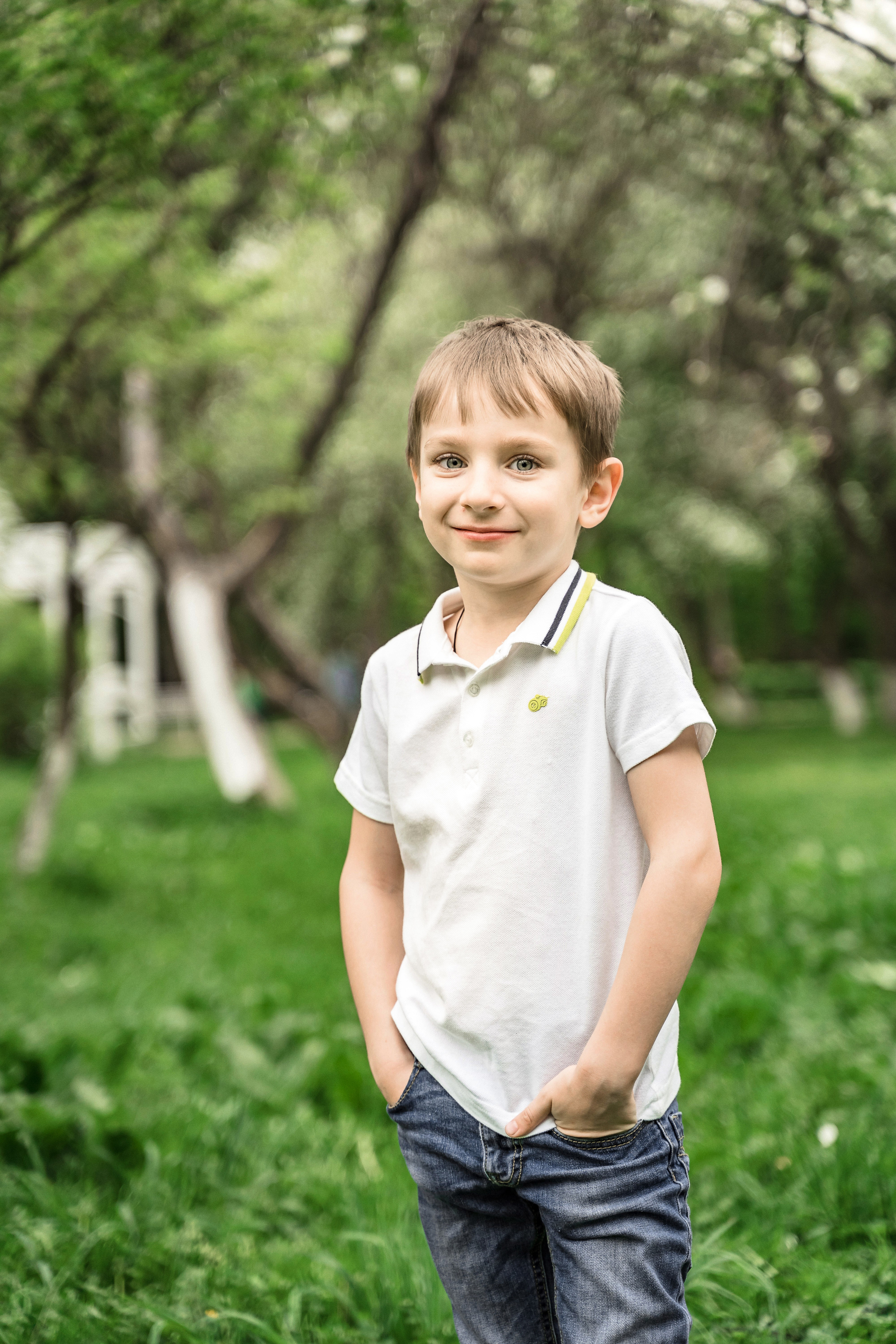 Семейная фотосессия в Королеве в Цветущих садах (Яблоневый сад)