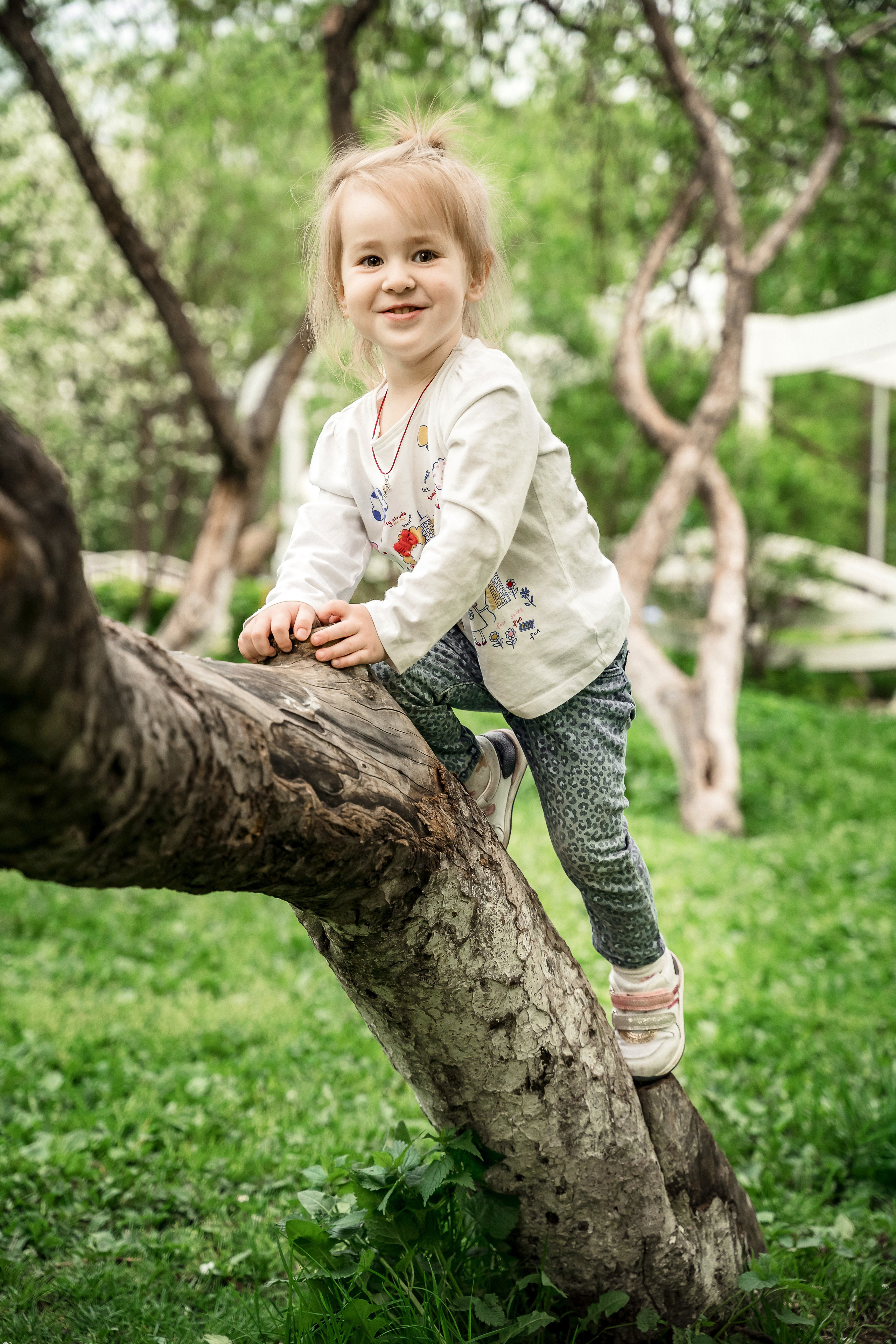 Семейная фотосессия в Королеве в Цветущих садах (Яблоневый сад)